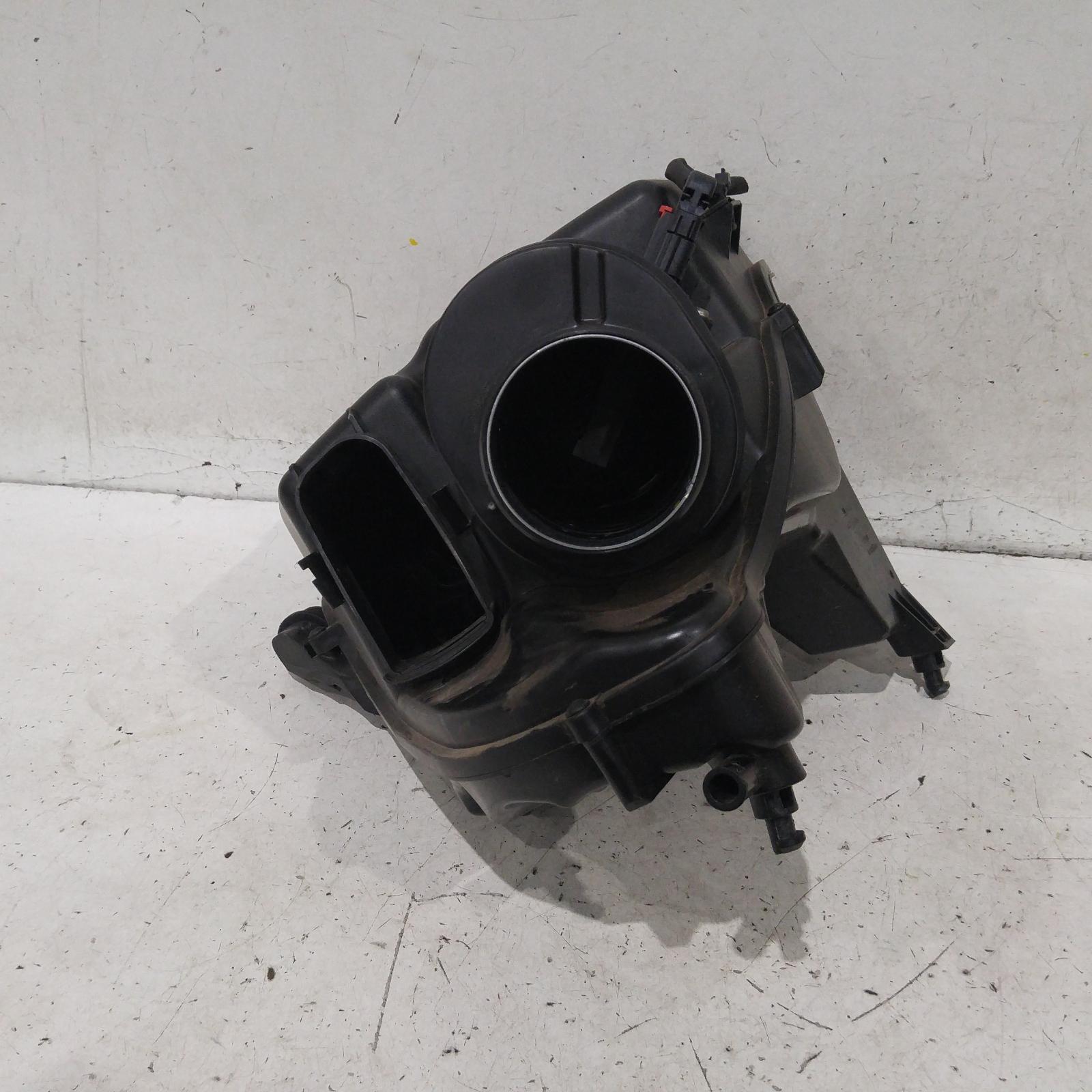 View Auto part Air Cleaner/Box Holden Astra 2017