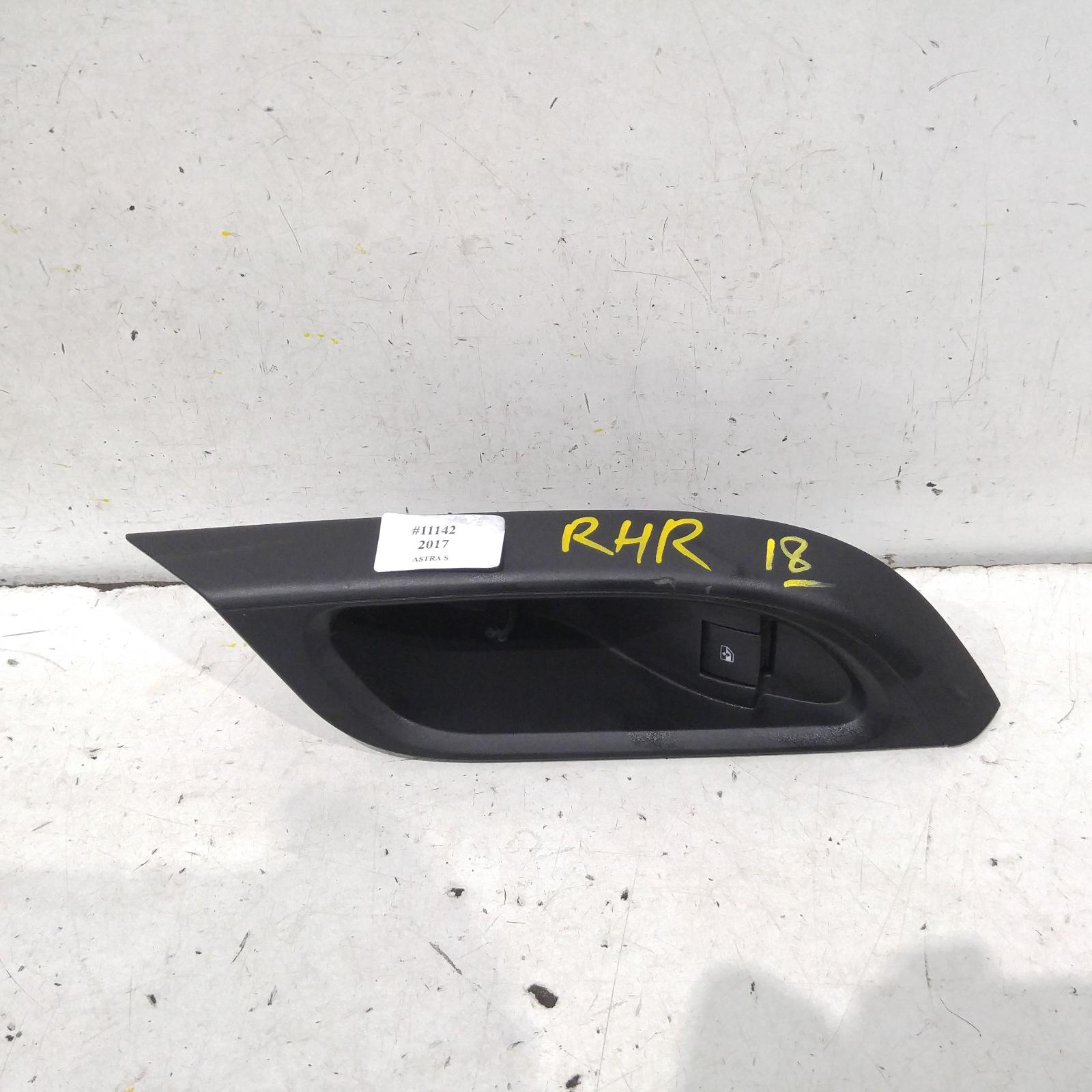 View Auto part Pwr Dr Wind Switch Holden Astra 2017