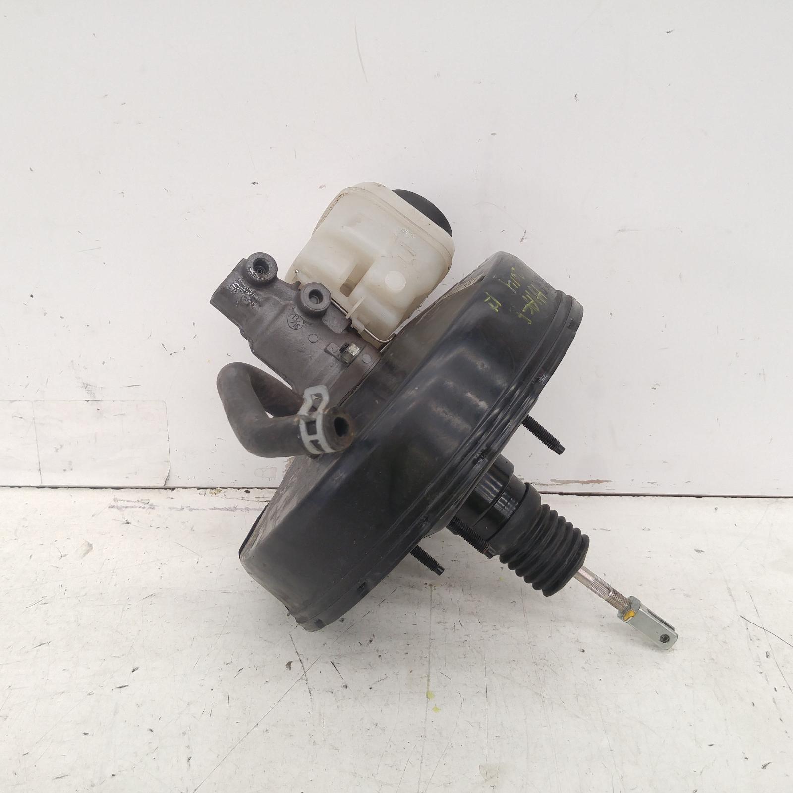 View Auto part Brake Booster Toyota Hiace 2014
