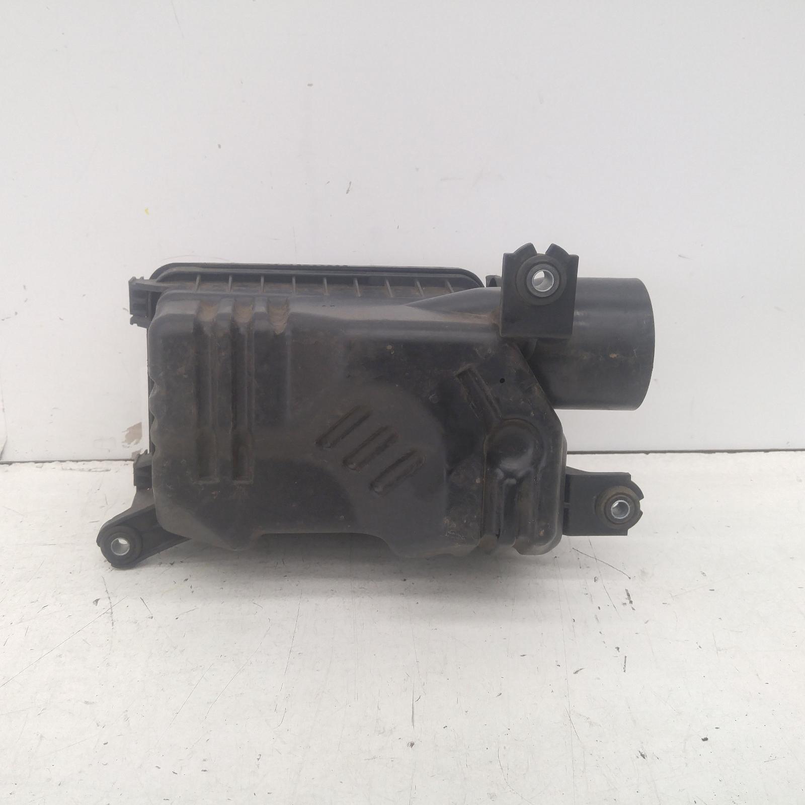 View Auto part Air Cleaner/Box Hyundai Elantra 2011