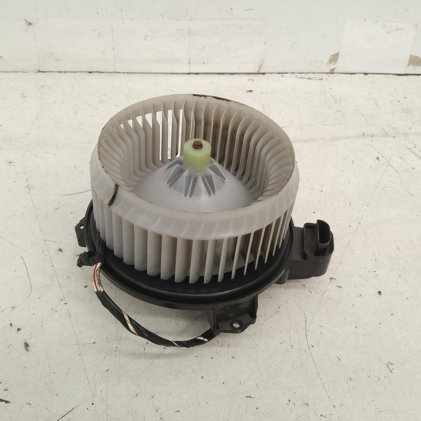 View Auto part Heater Fan Motor Toyota Camry 2013