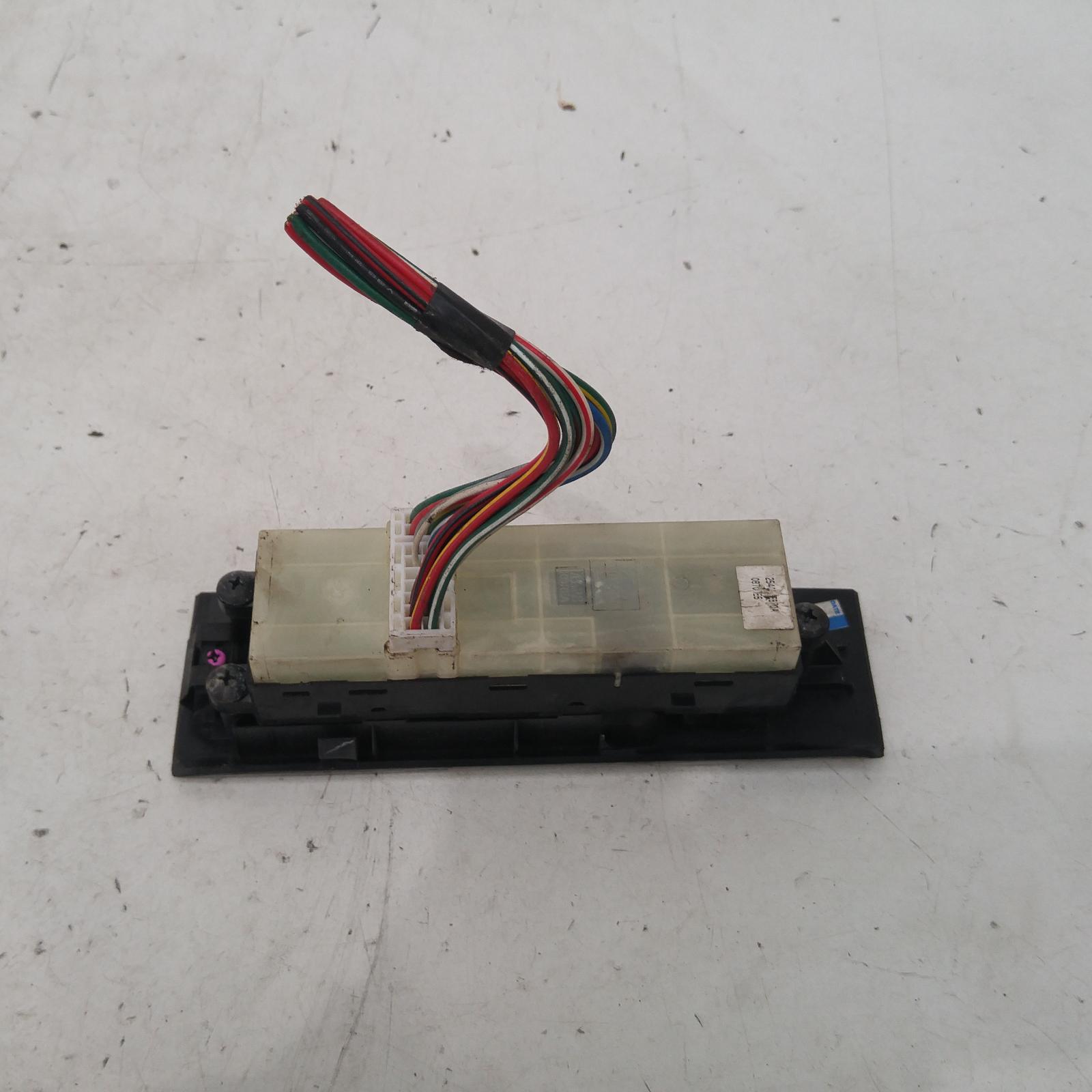 View Auto part Pwr Dr Wind Switch Nissan Navara 2010