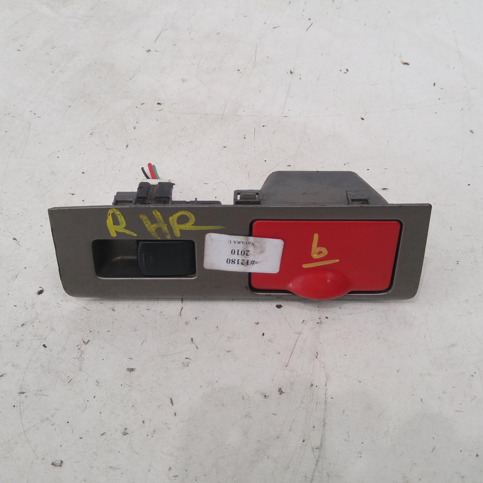View Auto part Pwr Dr Wind Switch Nissan Navara 2010