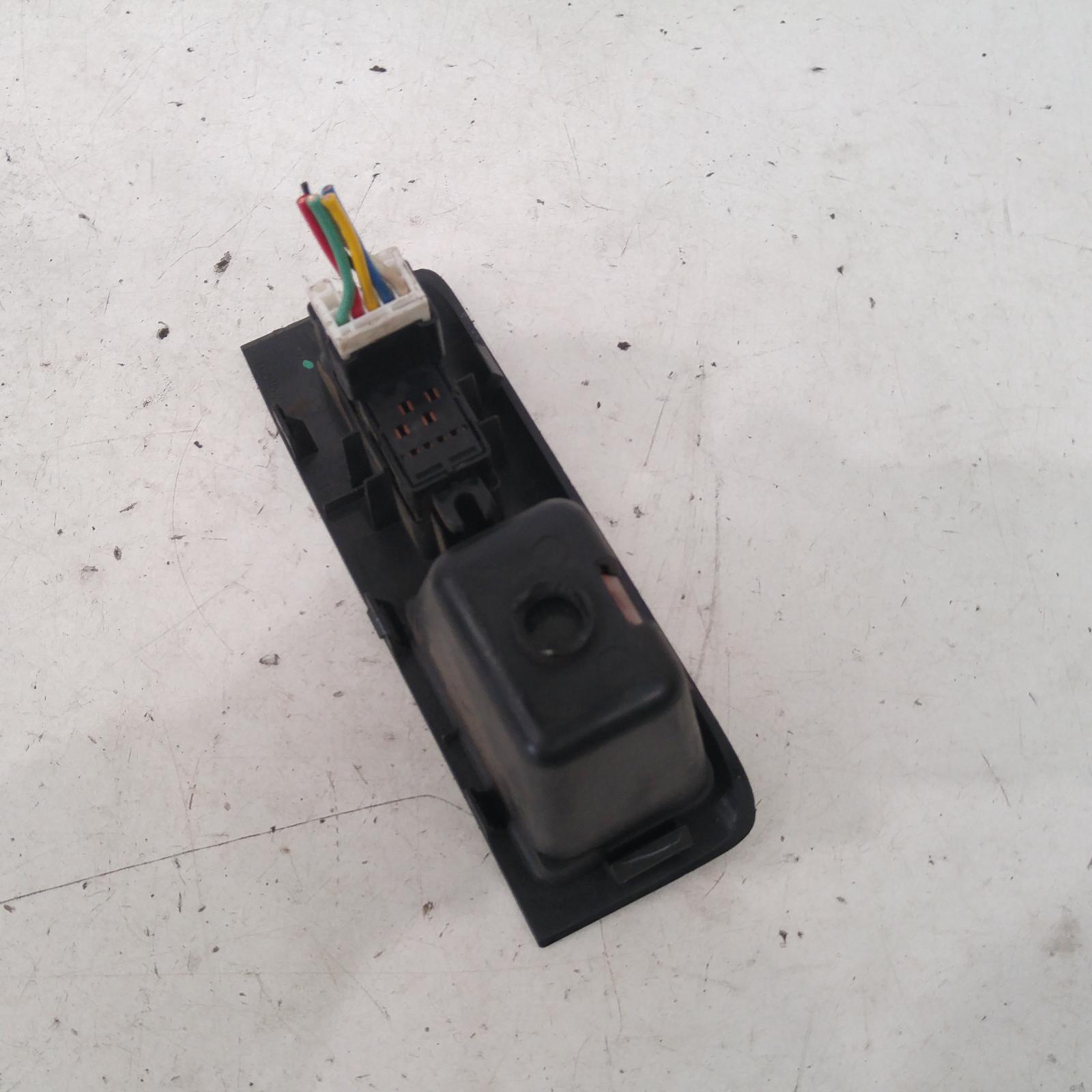 View Auto part Pwr Dr Wind Switch Nissan Navara 2010