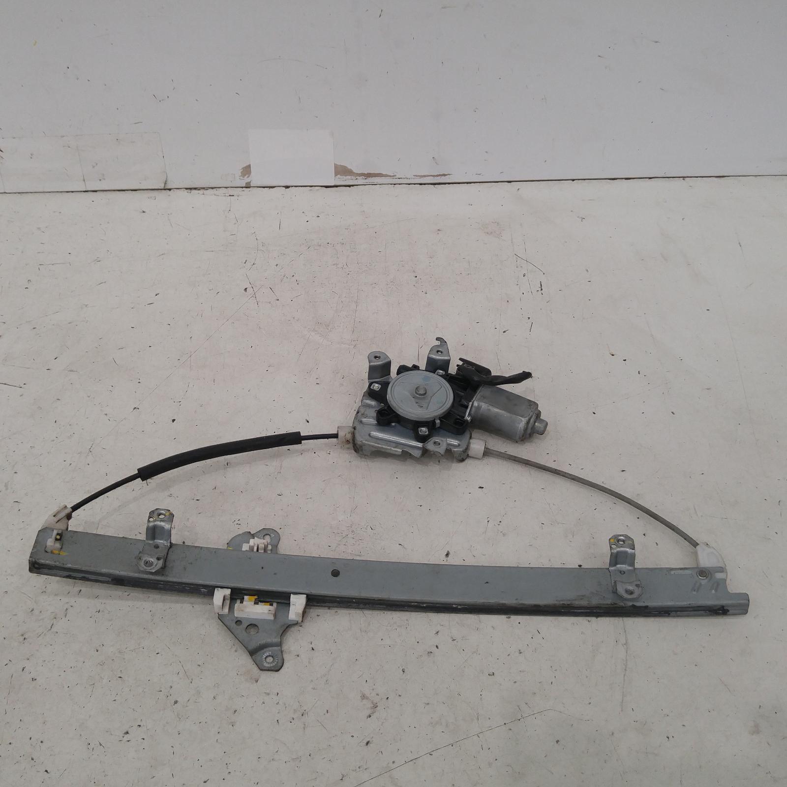 View Auto part Right Front Window Reg/Motor Nissan Navara 2010