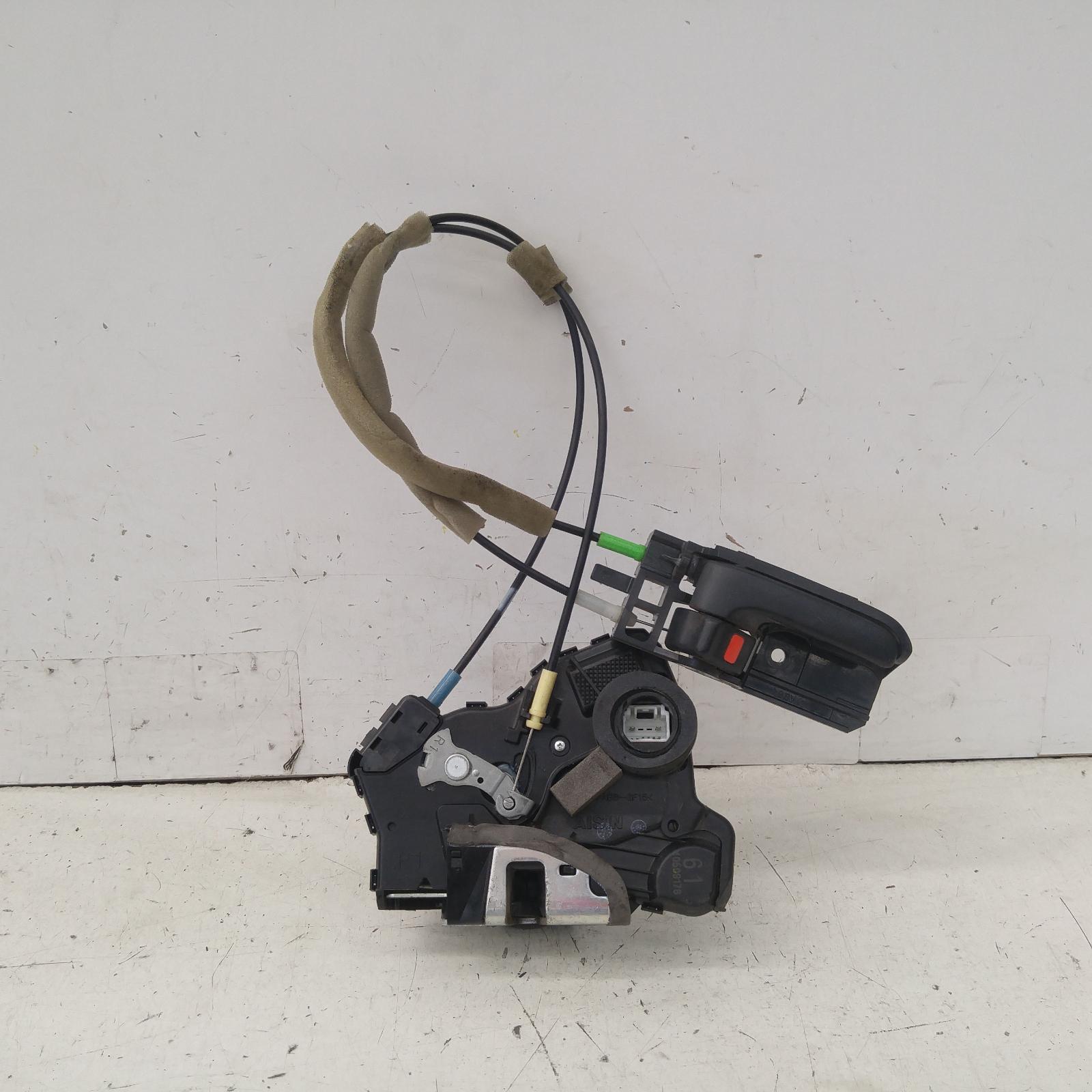 View Auto part Door/Boot/Gate Lock Toyota Hiace 2014