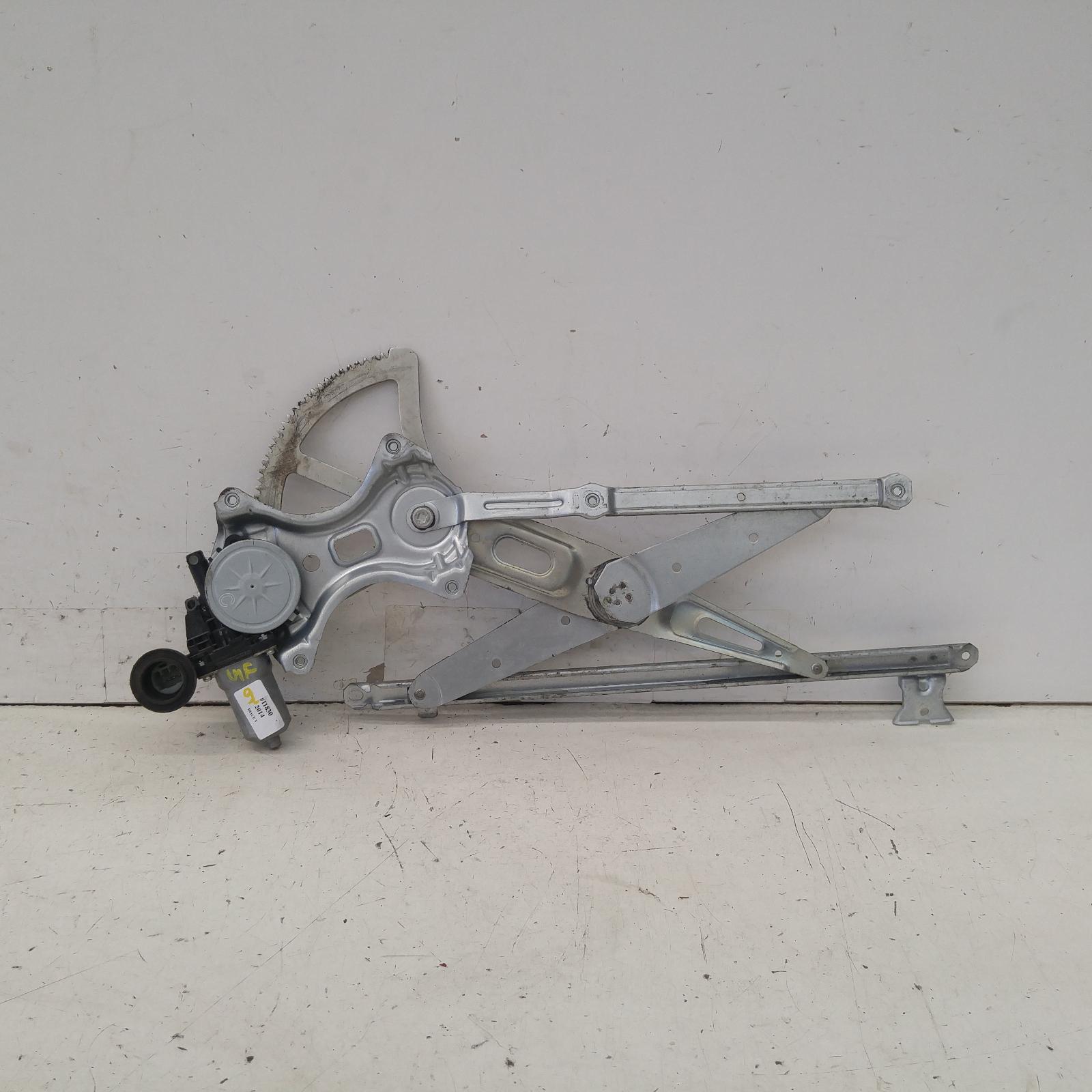 View Auto part Left Front Window Reg/Motor Toyota Hiace 2014