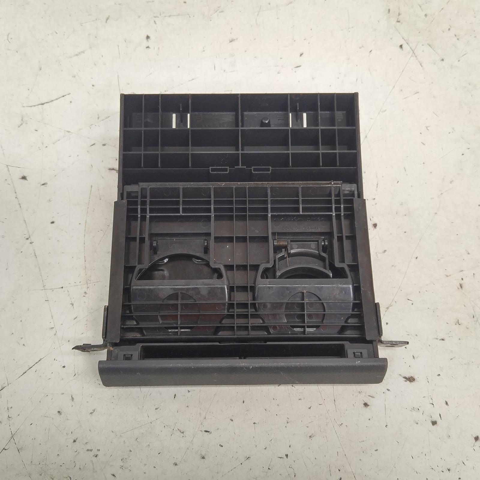 View Auto part Trim Panel Toyota Hiace 2014