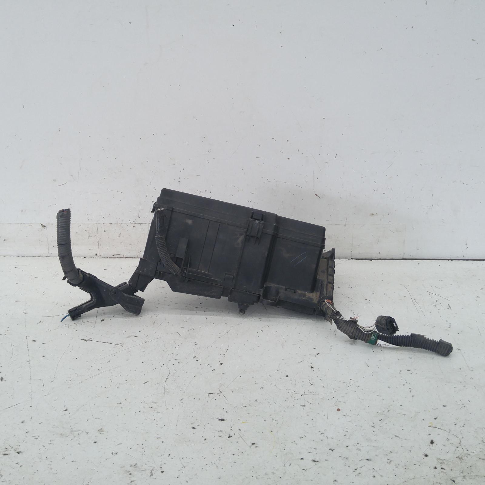 View Auto part Fuse Box Toyota Hilux 2016