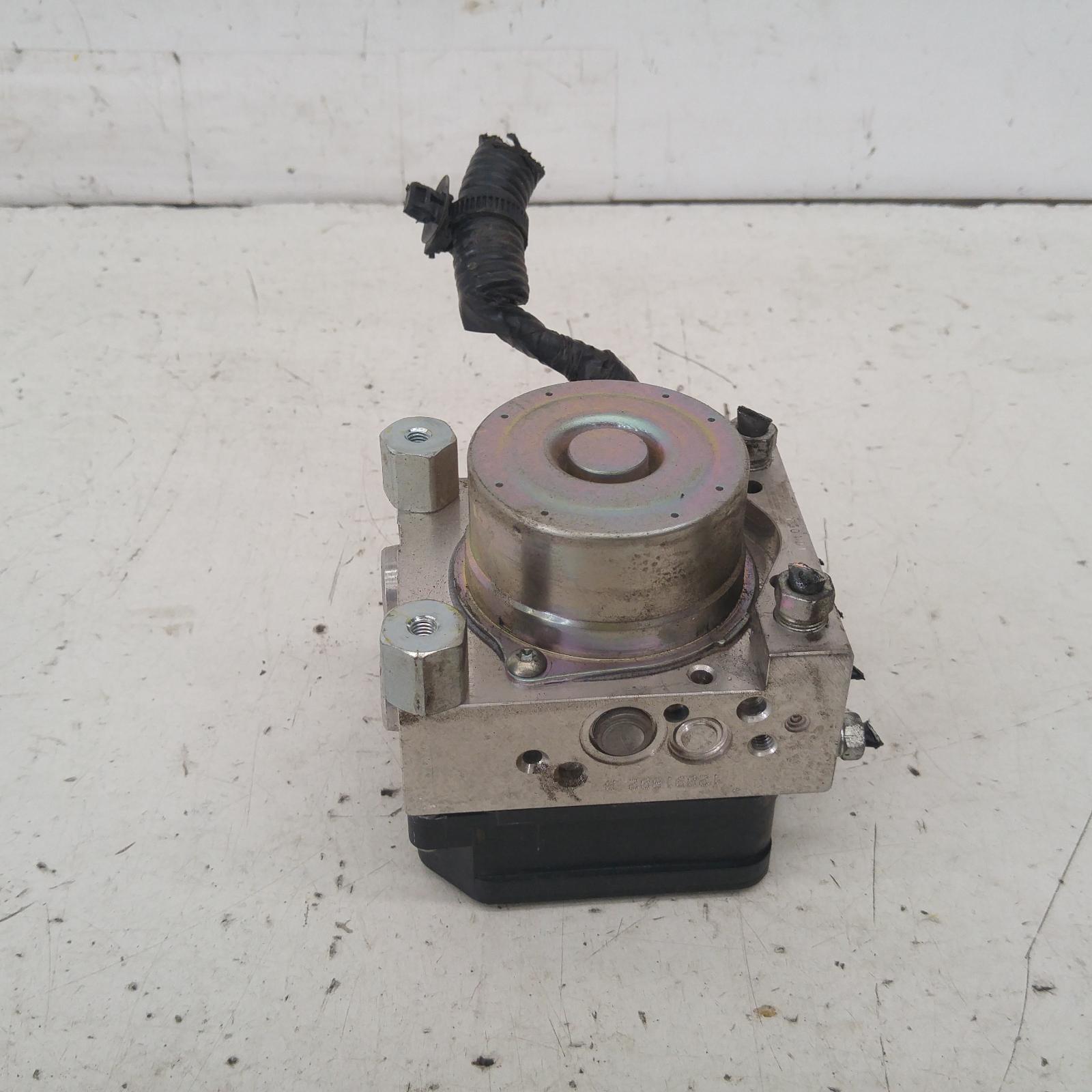 View Auto part Abs Pump/Modulator Toyota Hilux 2016