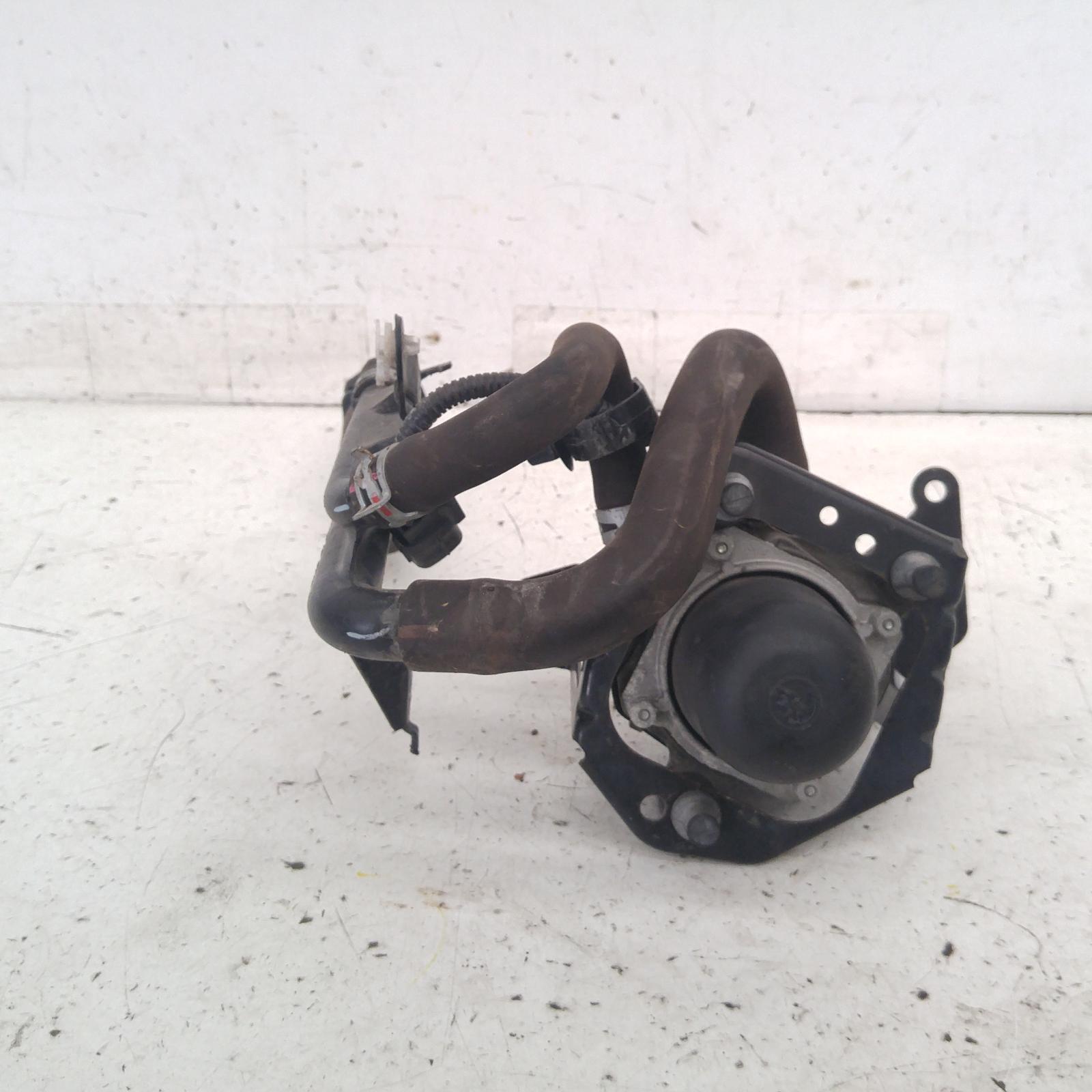View Auto part Vacuum/Air Pump Toyota Hilux 2016