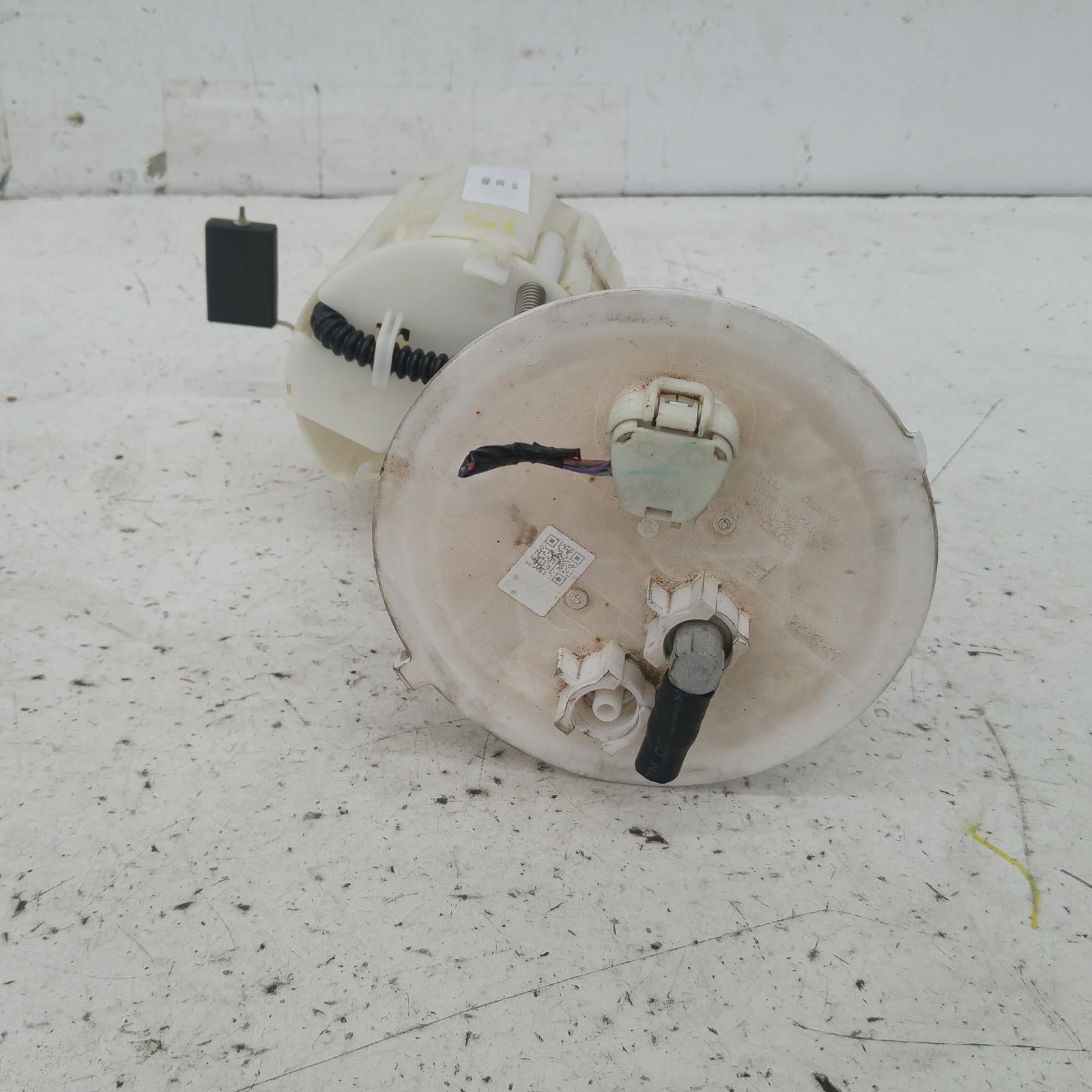 View Auto part Fuel Pump Toyota Hilux 2016