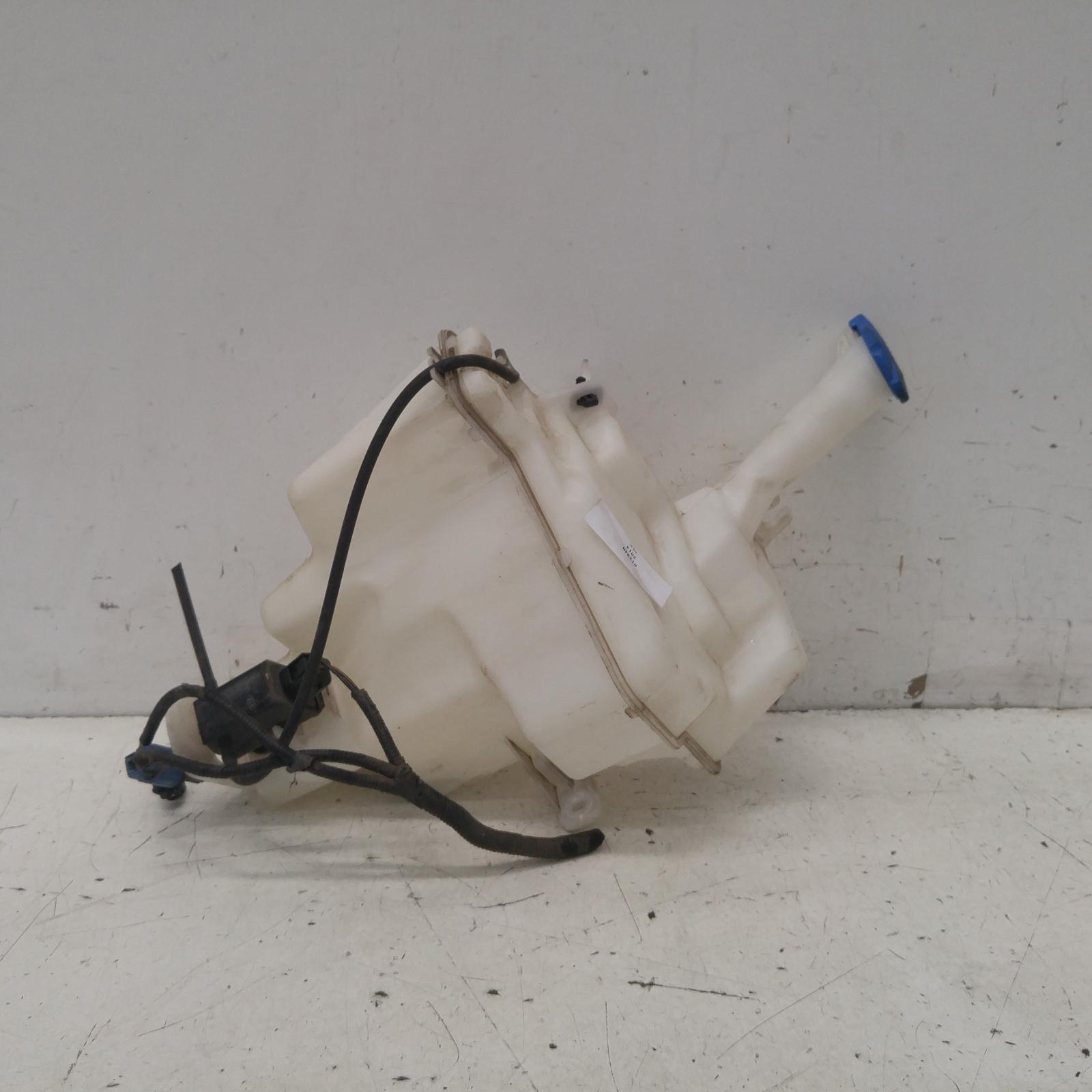 View Auto part Washer Bottle Hyundai I30 2014
