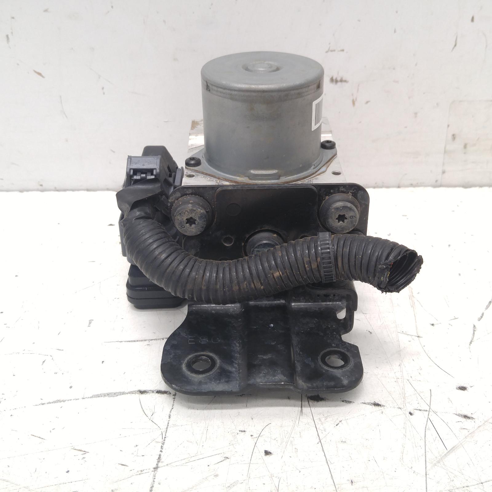 View Auto part Abs Pump/Modulator Hyundai I30 2014