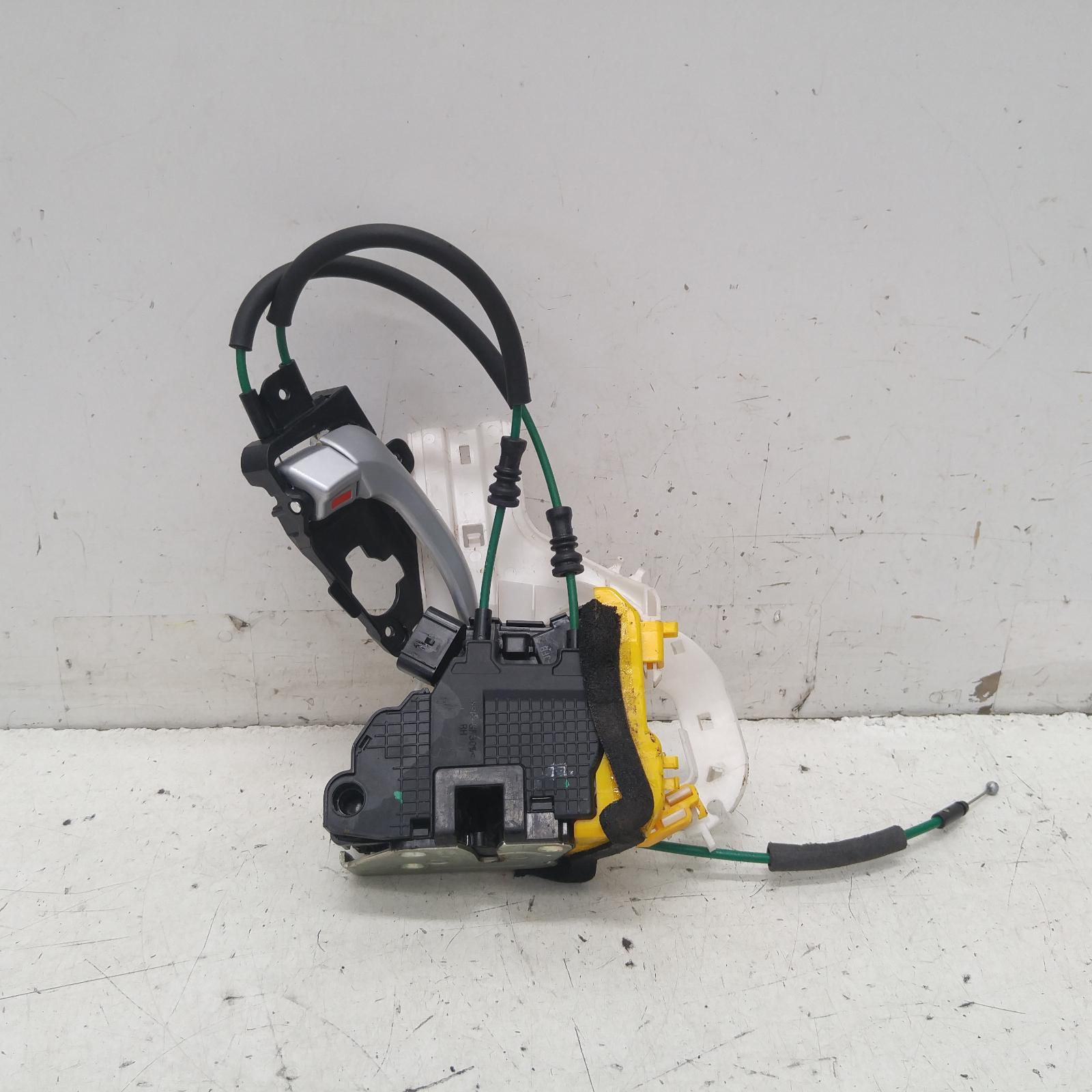 View Auto part Door/Boot/Gate Lock Hyundai I30 2014
