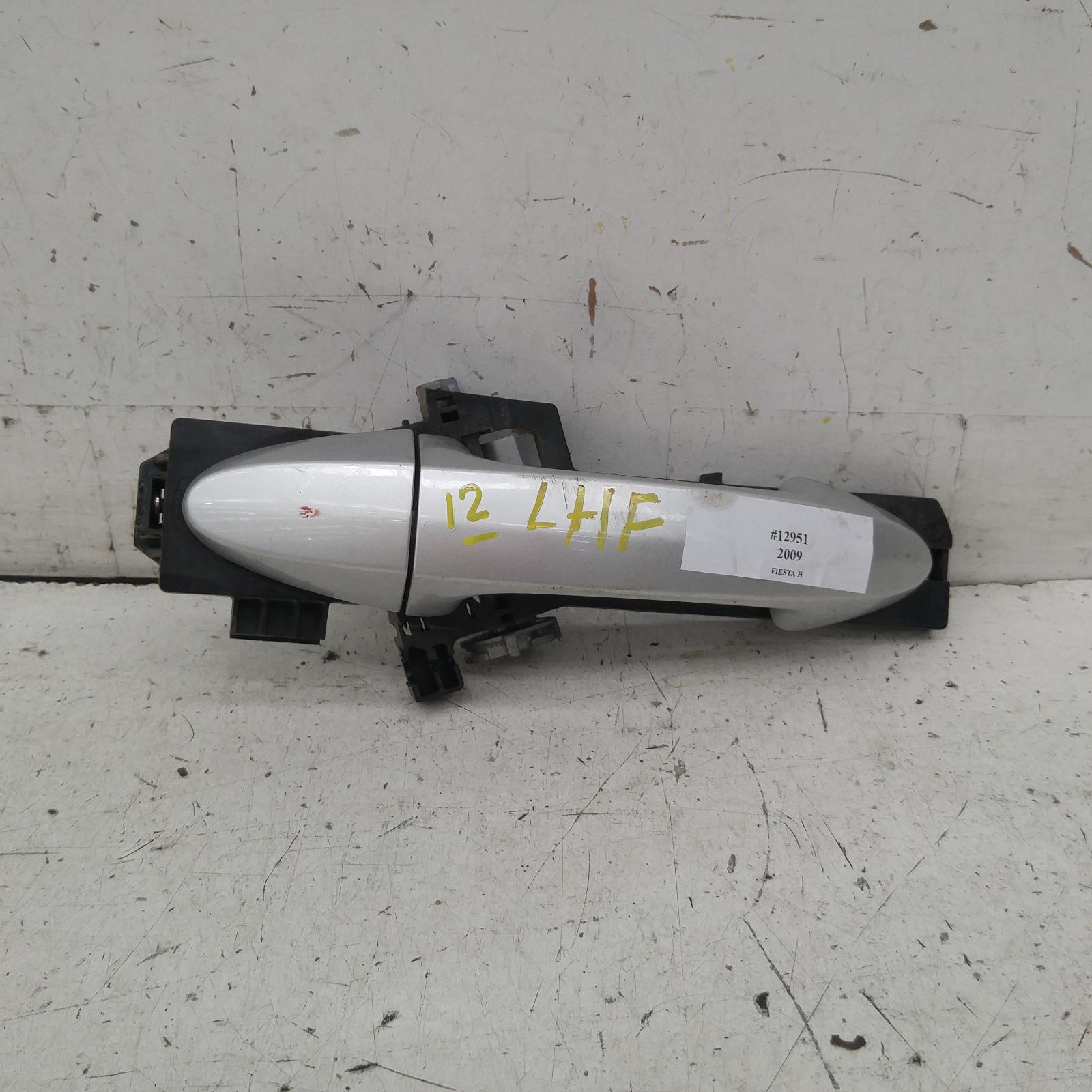 View Auto part Door Handle Ford Fiesta 2009