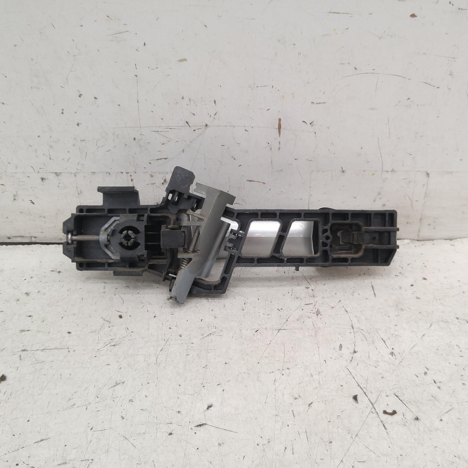 View Auto part Door Handle Ford Fiesta 2009