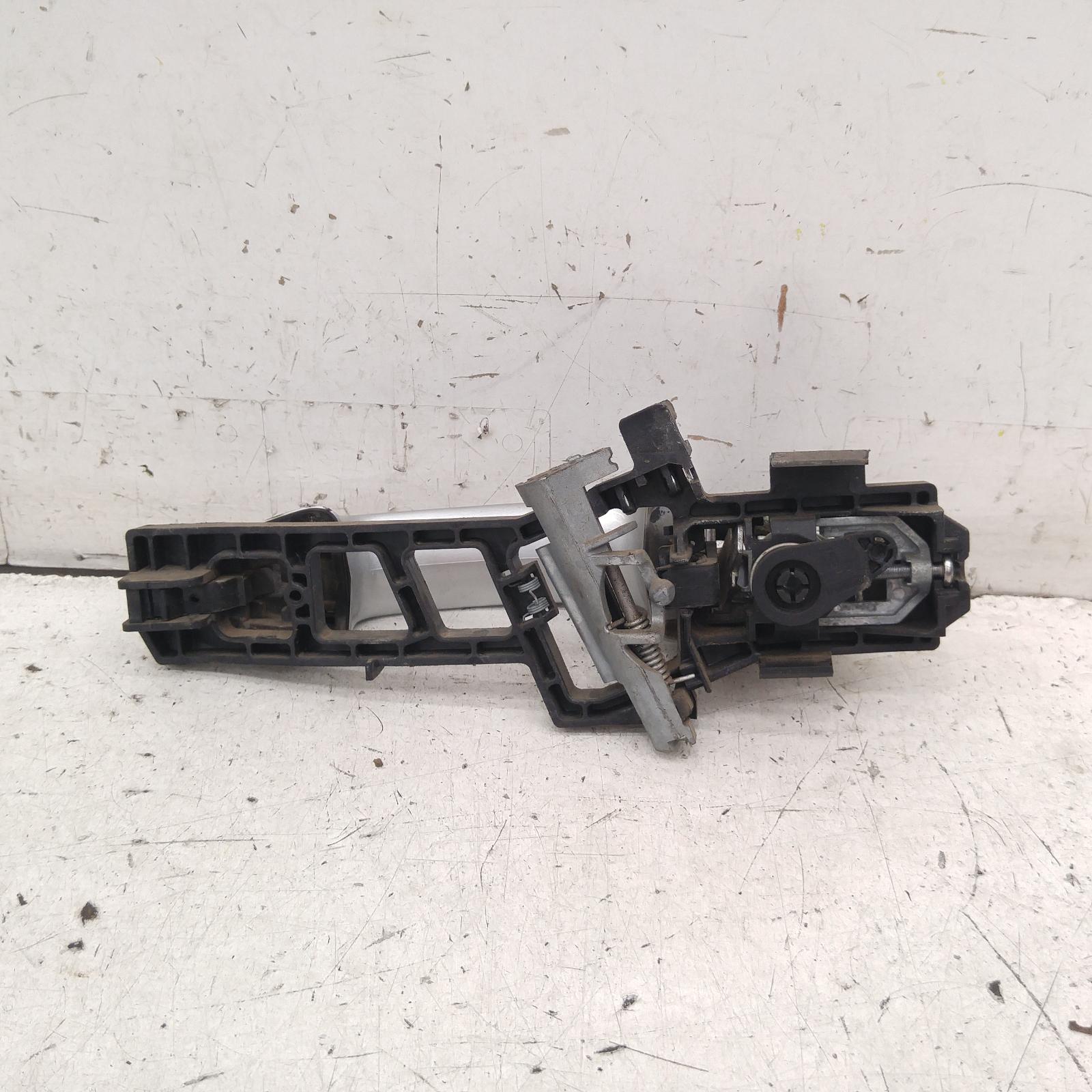 View Auto part Door Handle Ford Fiesta 2009