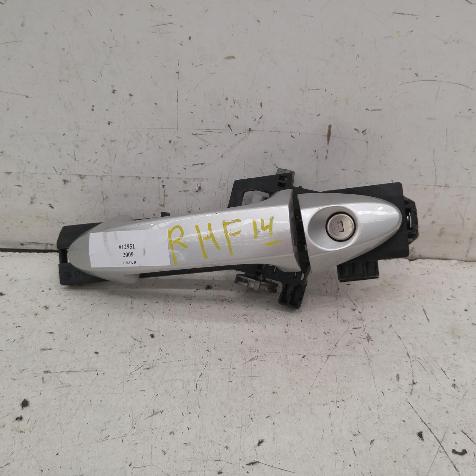 View Auto part Door Handle Ford Fiesta 2009