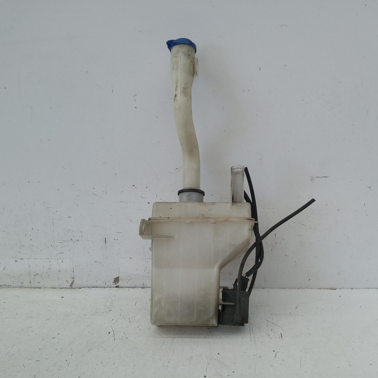 View Auto part Washer Bottle Hyundai I20 2011