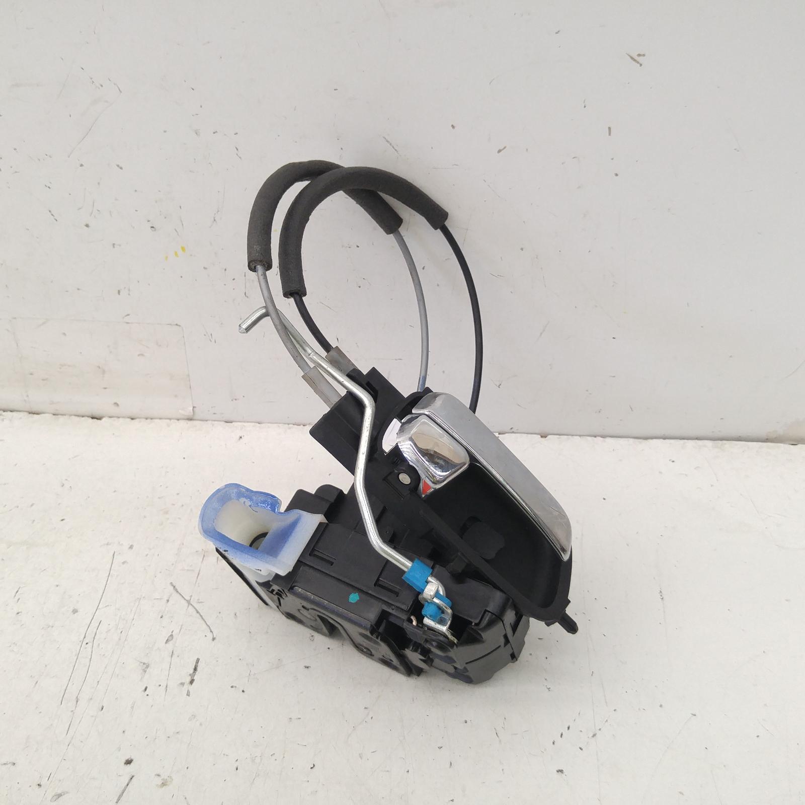 View Auto part Door/Boot/Gate Lock Hyundai I20 2011