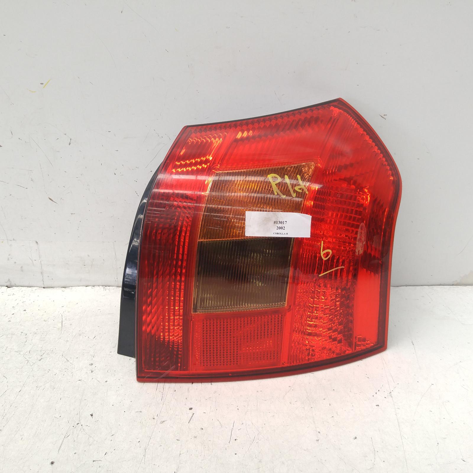 View Auto part Right Taillight Toyota Corolla 2002