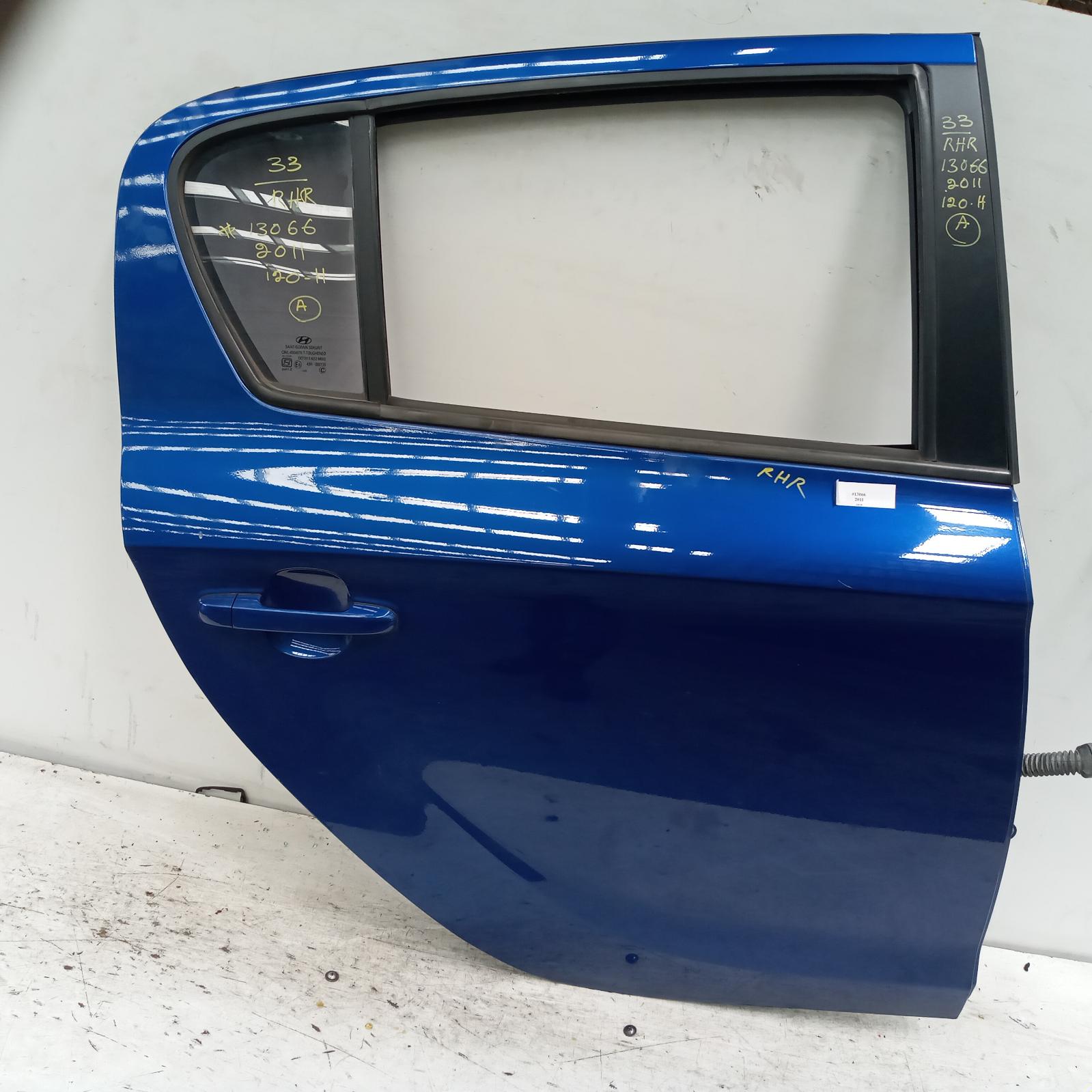 View Auto part Right Rear Door Sliding Hyundai I20 2011