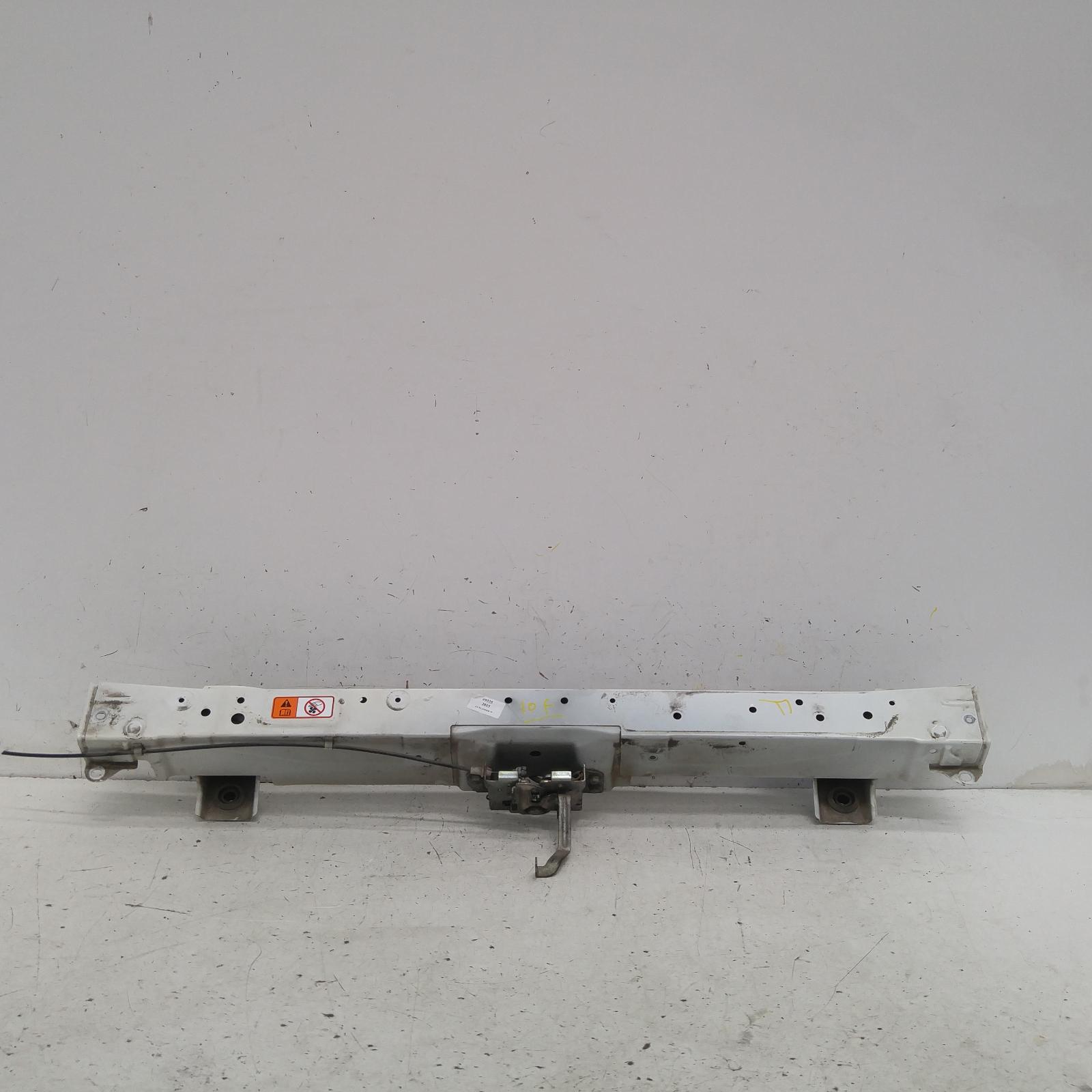 View Auto part Bonnet Lock/Support Mitsubishi Outlander 2015