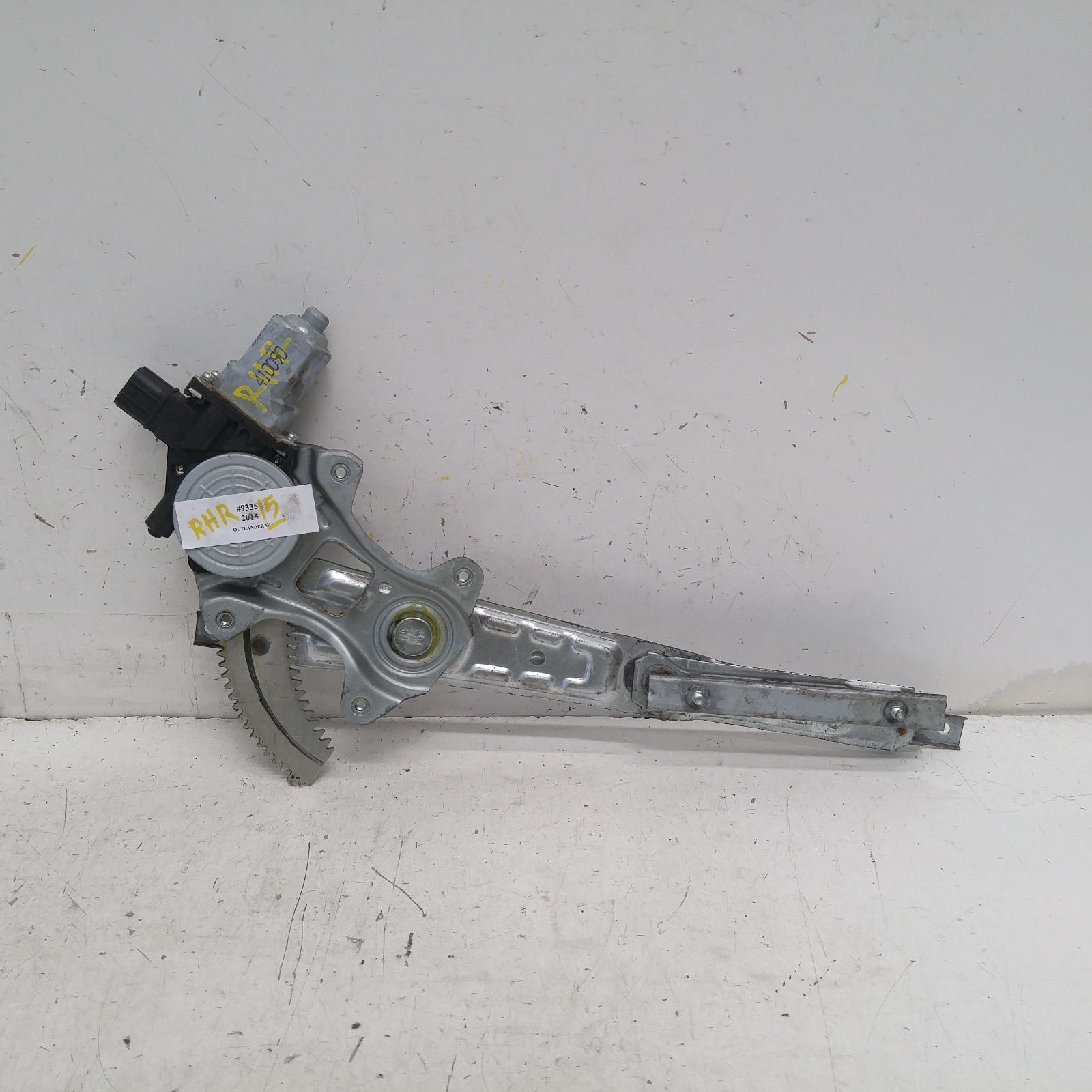 View Auto part Right Rear Wnd Reg/Motor Mitsubishi Outlander 2015