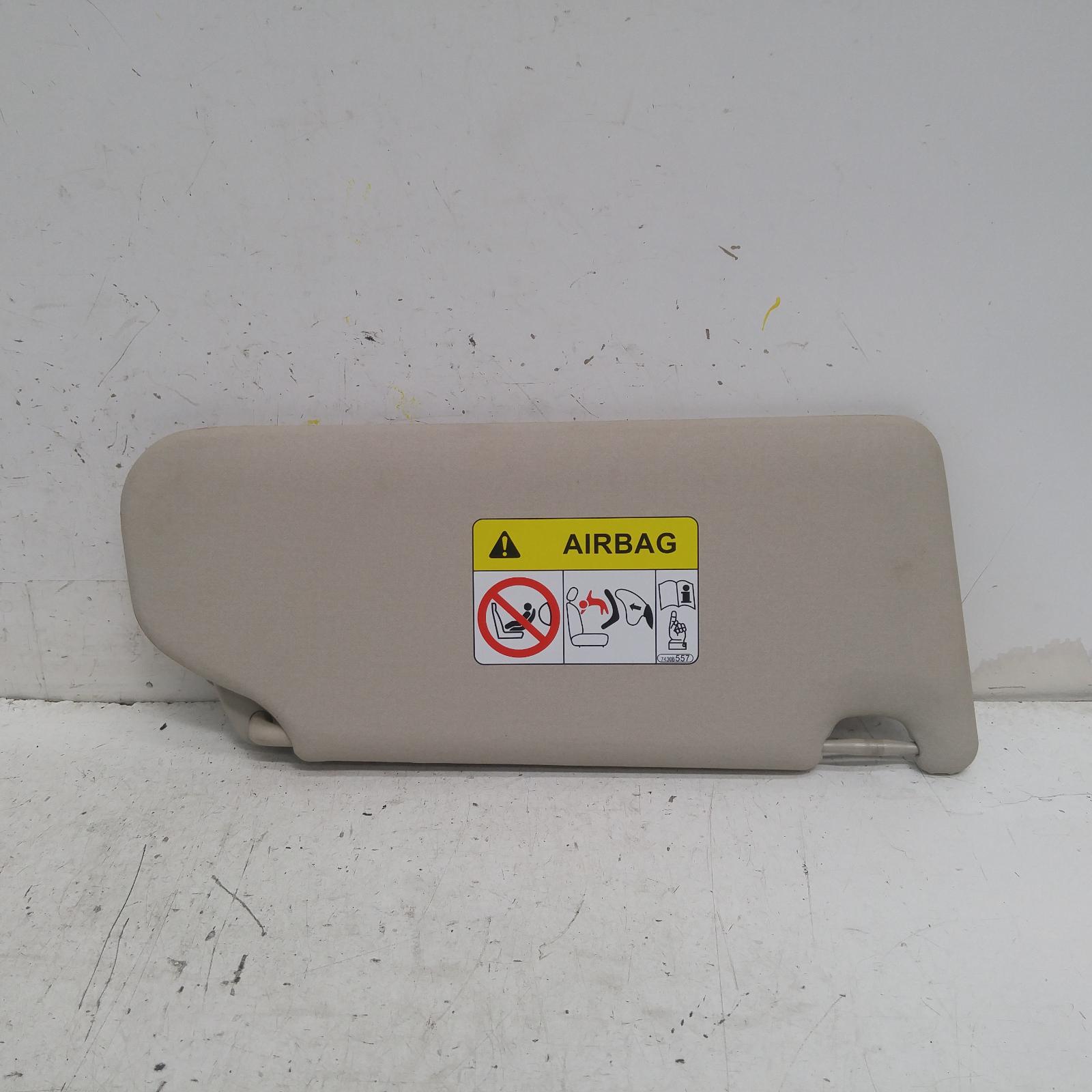 View Auto part Sunvisor Mitsubishi Outlander 2015