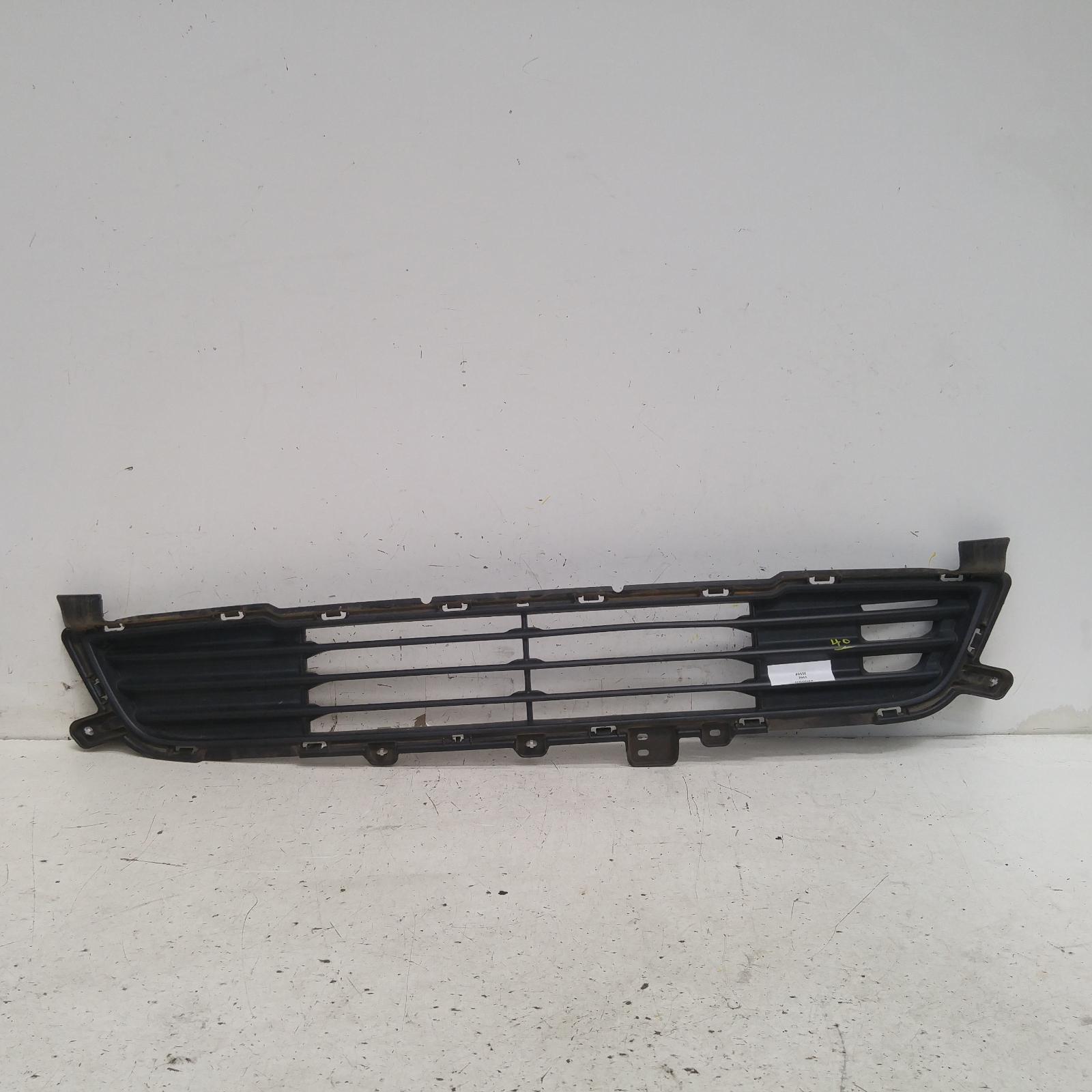 View Auto part Grille Mitsubishi Outlander 2015