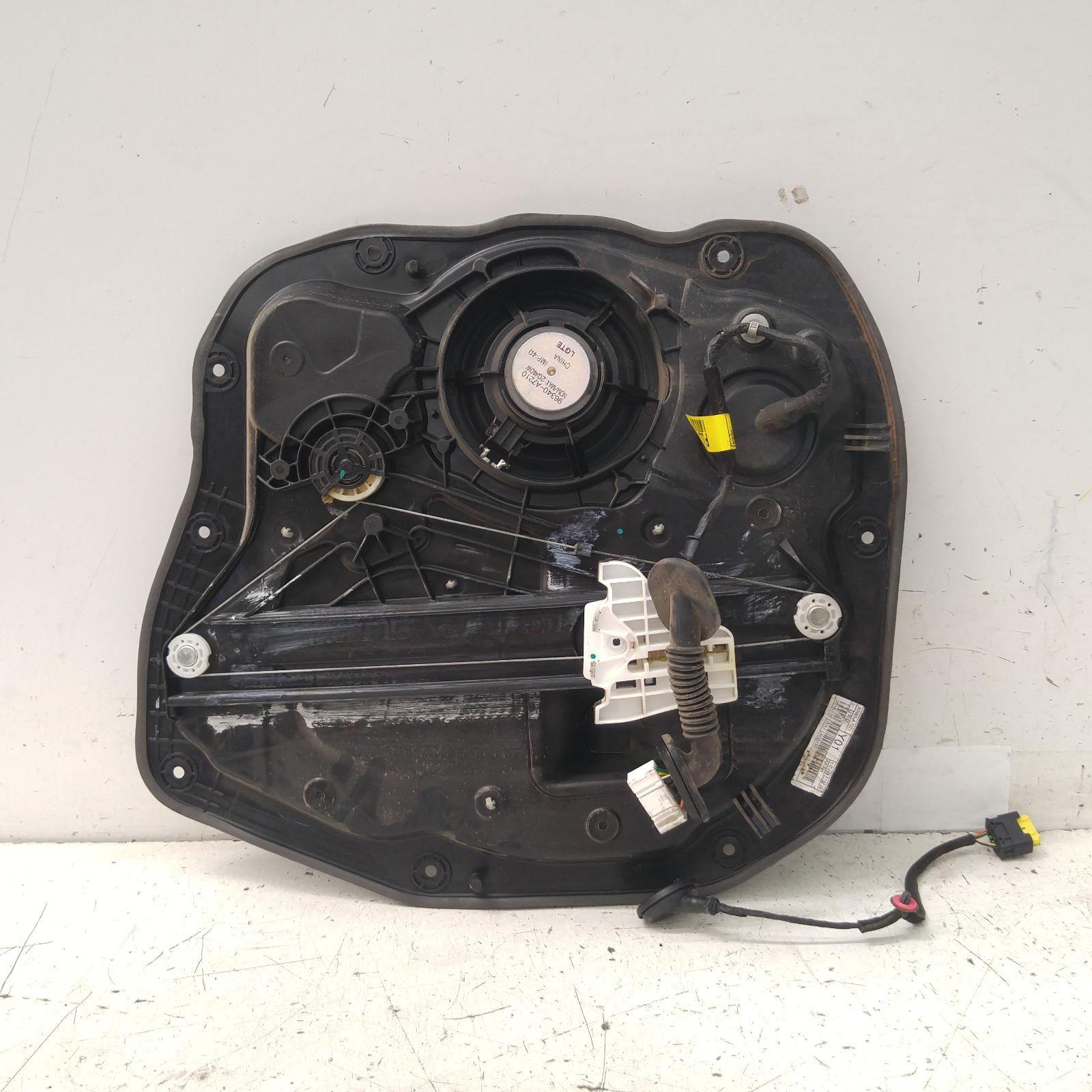 View Auto part Right Rear Wnd Reg/Motor Kia Cerato 2016