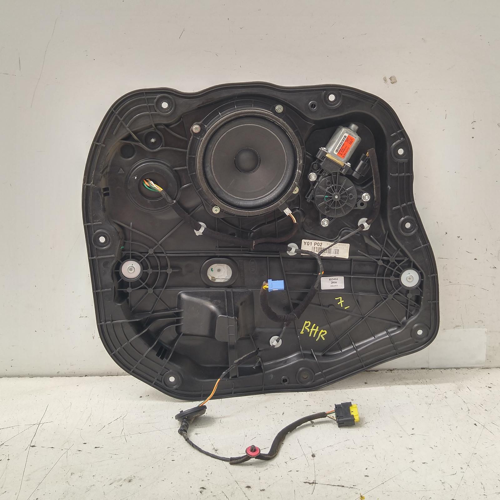 View Auto part Right Rear Wnd Reg/Motor Kia Cerato 2016