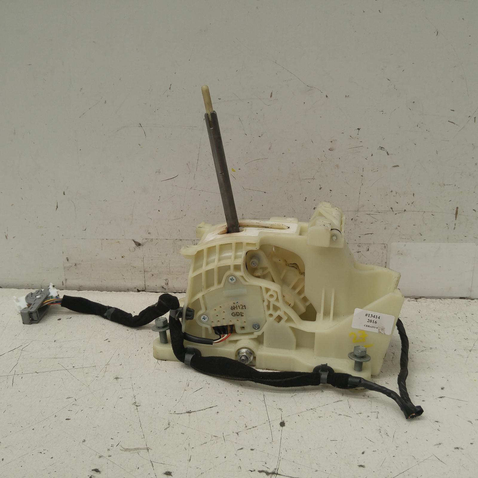 View Auto part Gear Stick/Shifter Kia Cerato 2016