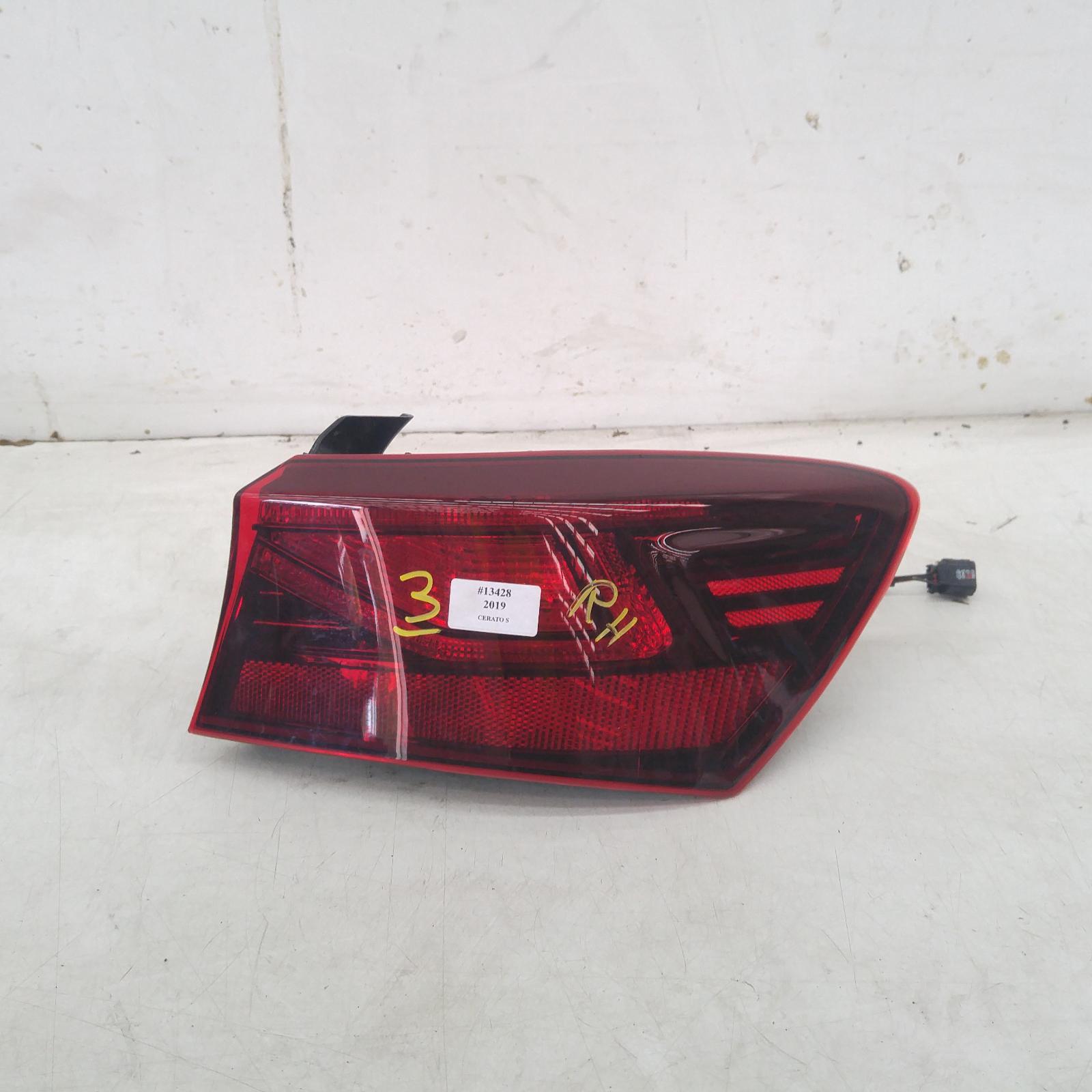 View Auto part Right Taillight Kia Cerato 2019