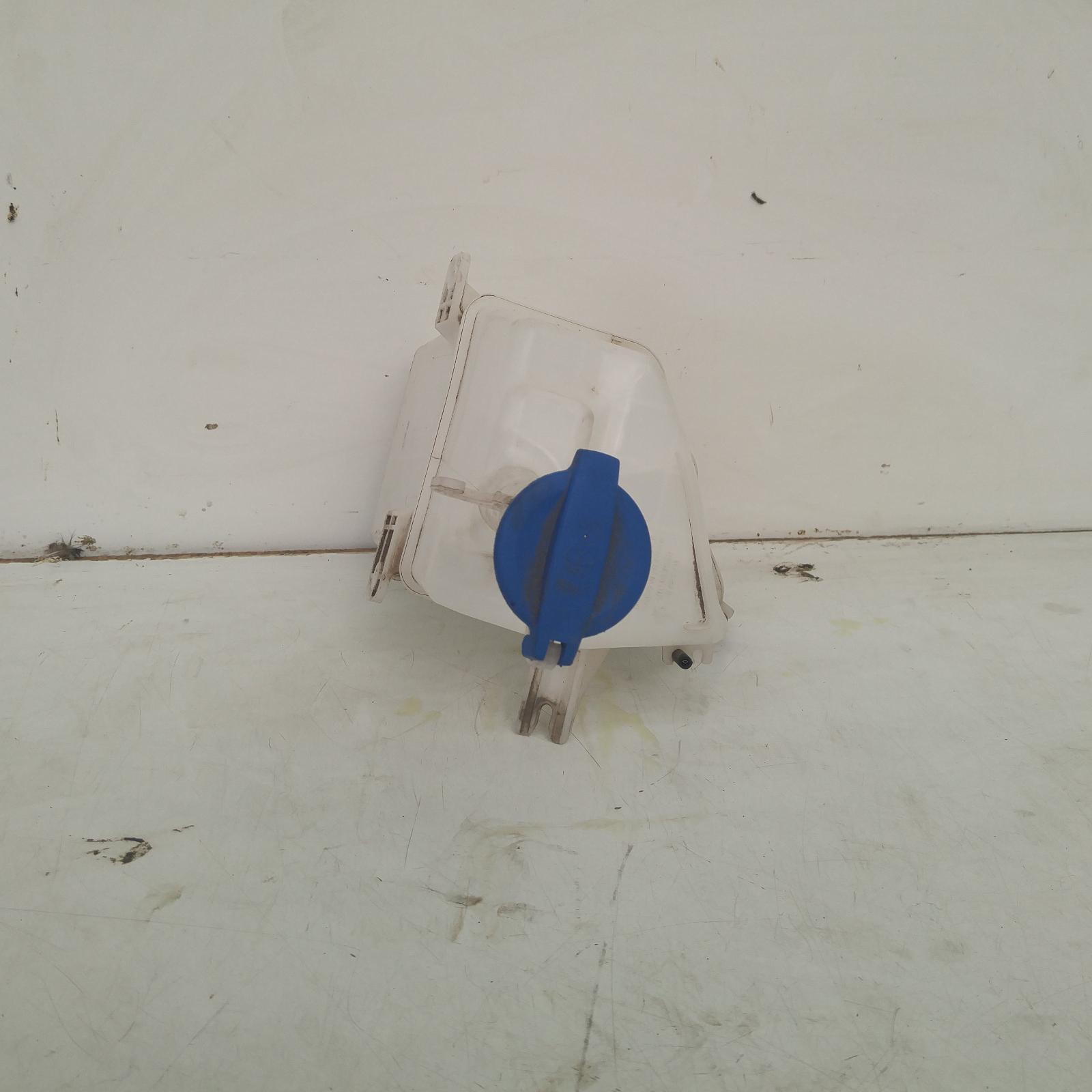 View Auto part Washer Bottle Kia Cerato 2019