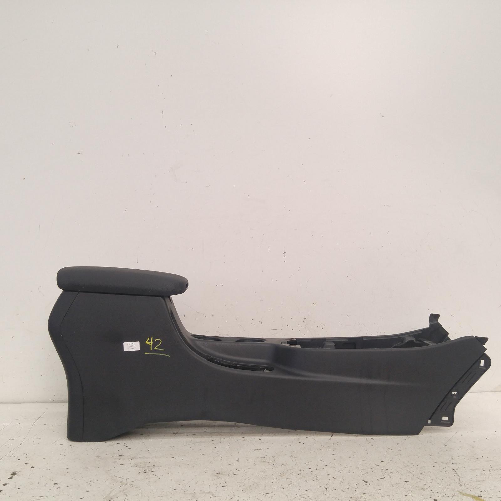 View Auto part Console Kia Cerato 2019