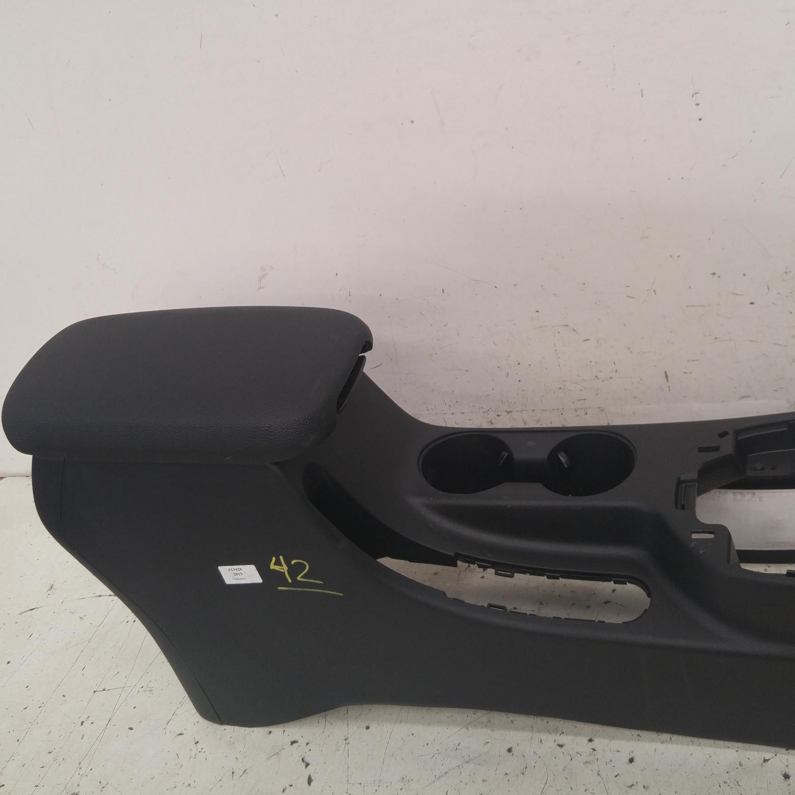 View Auto part Console Kia Cerato 2019
