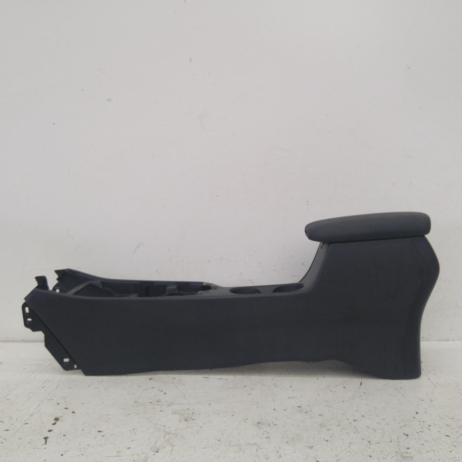 View Auto part Console Kia Cerato 2019