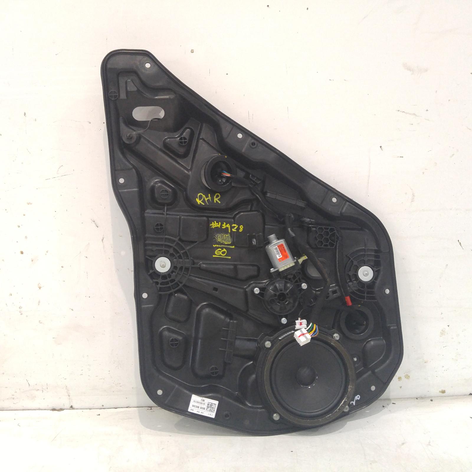 View Auto part Right Rear Wnd Reg/Motor Kia Cerato 2019