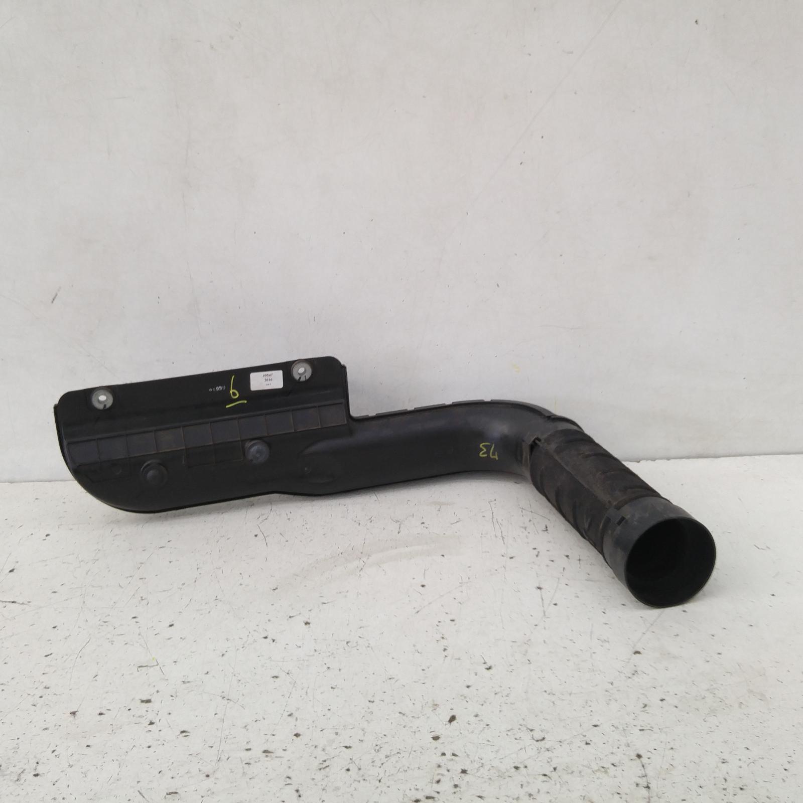 View Auto part Air Cleaner Duct/Hos Hyundai I40 2016