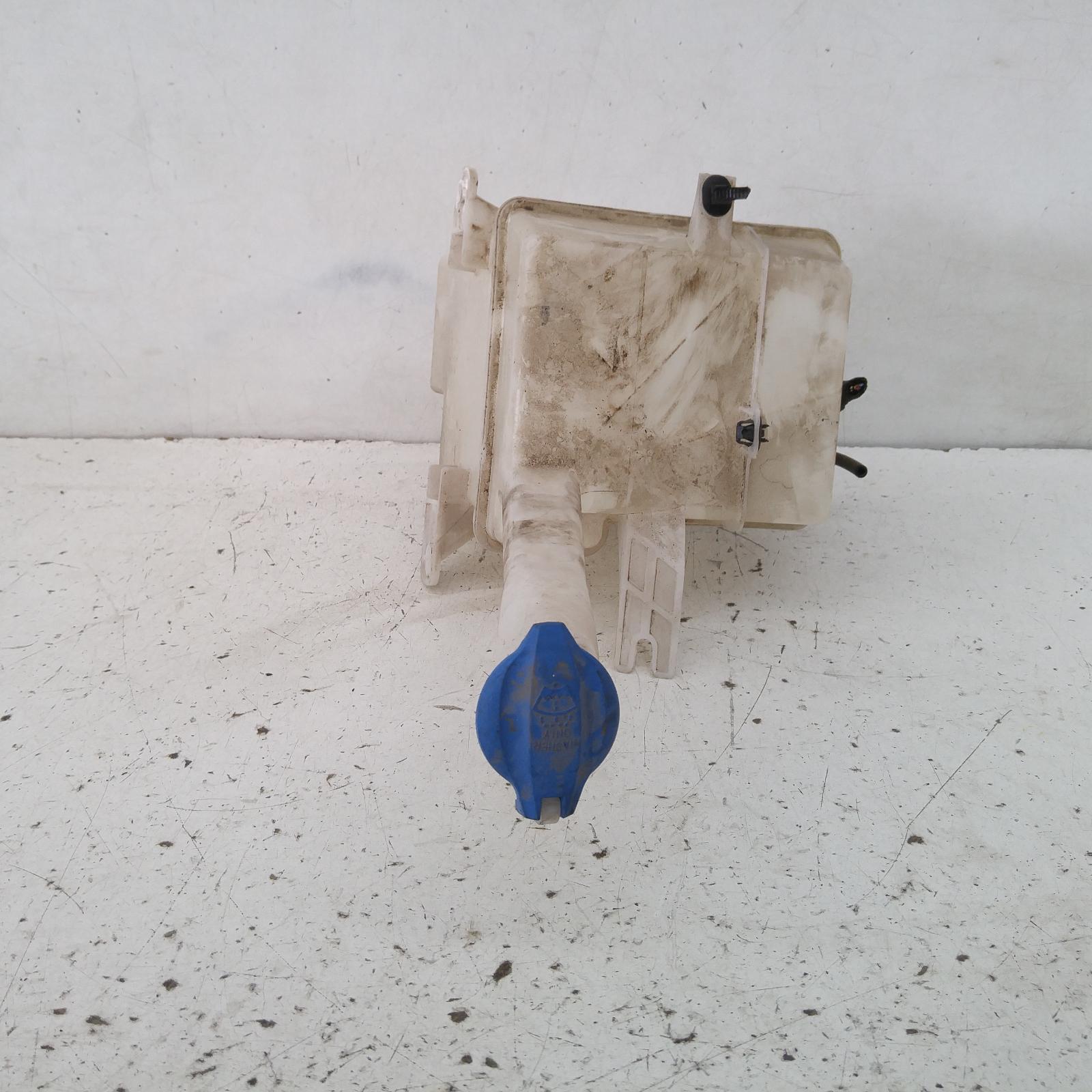 2016 Hyundai I40 Washer Bottle View Auto part Washer Bottle Hyundai I40 2016
