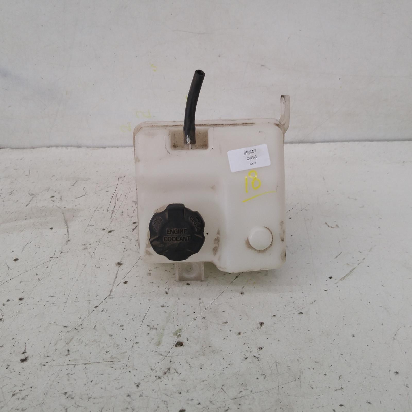 2016 Hyundai I40 Overflow Bottle View Auto part Overflow Bottle Hyundai I40 2016