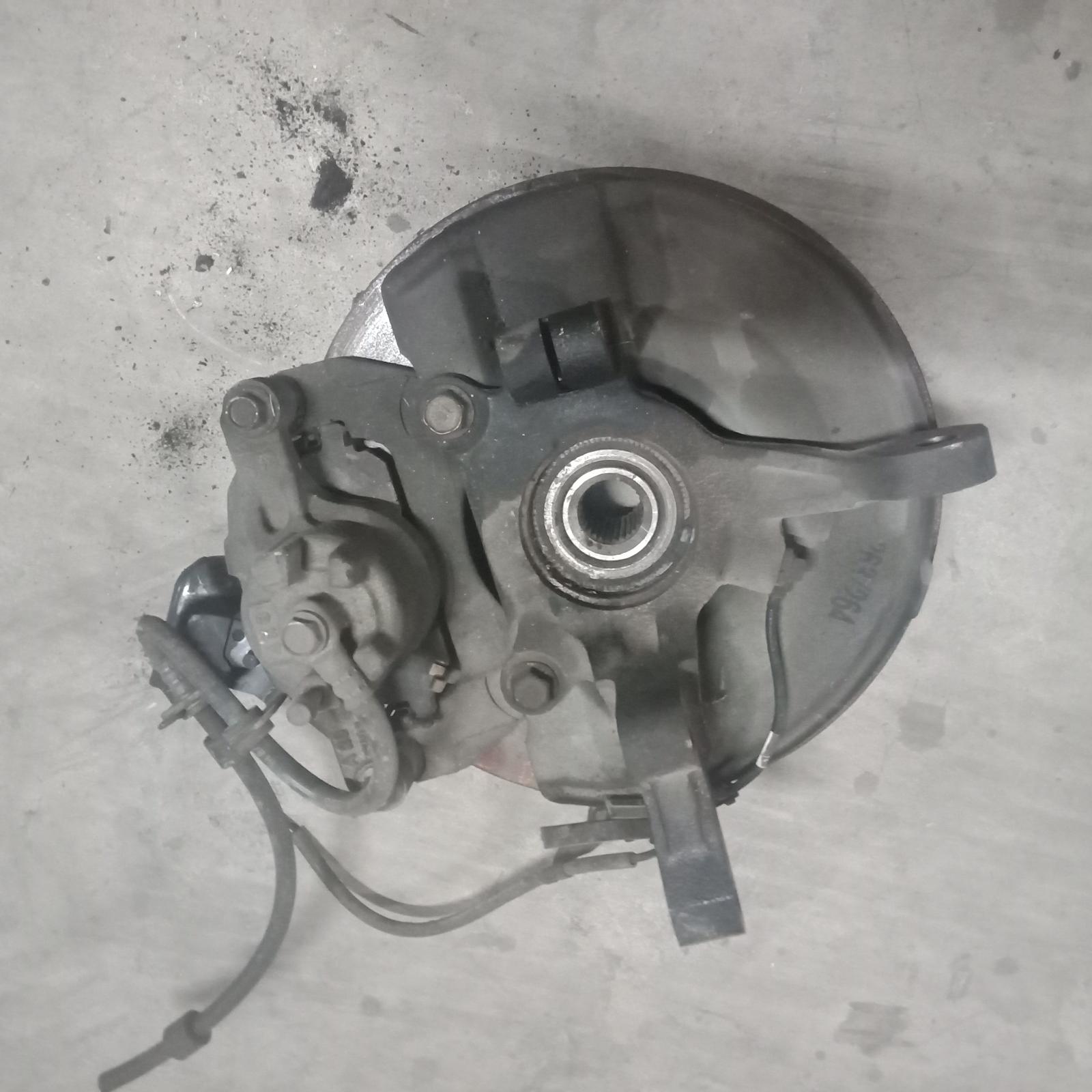 View Auto part Left Front Hub Assembly Mitsubishi Outlander 2015