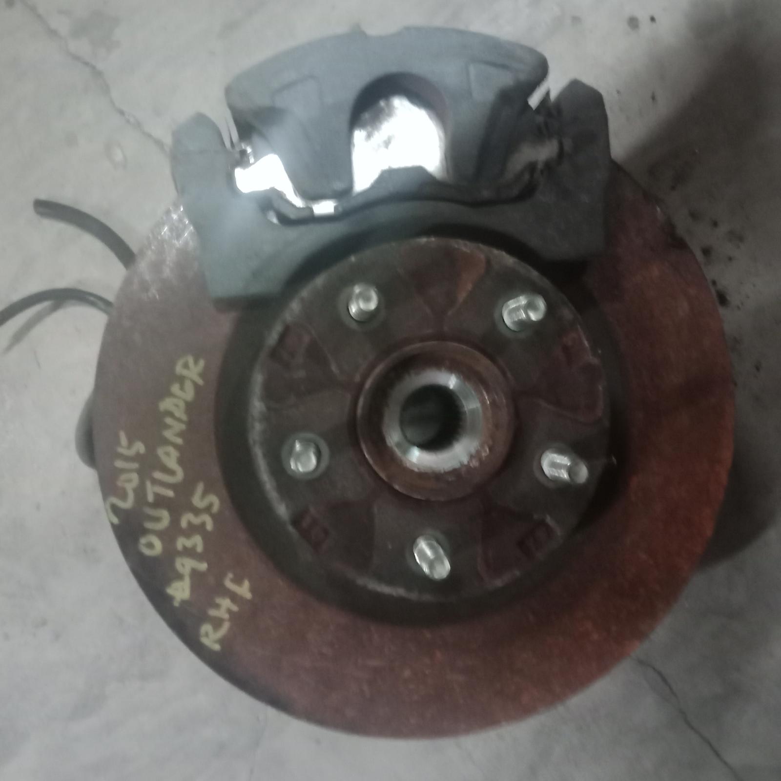 View Auto part Right Front Hub Assembly Mitsubishi Outlander 2015