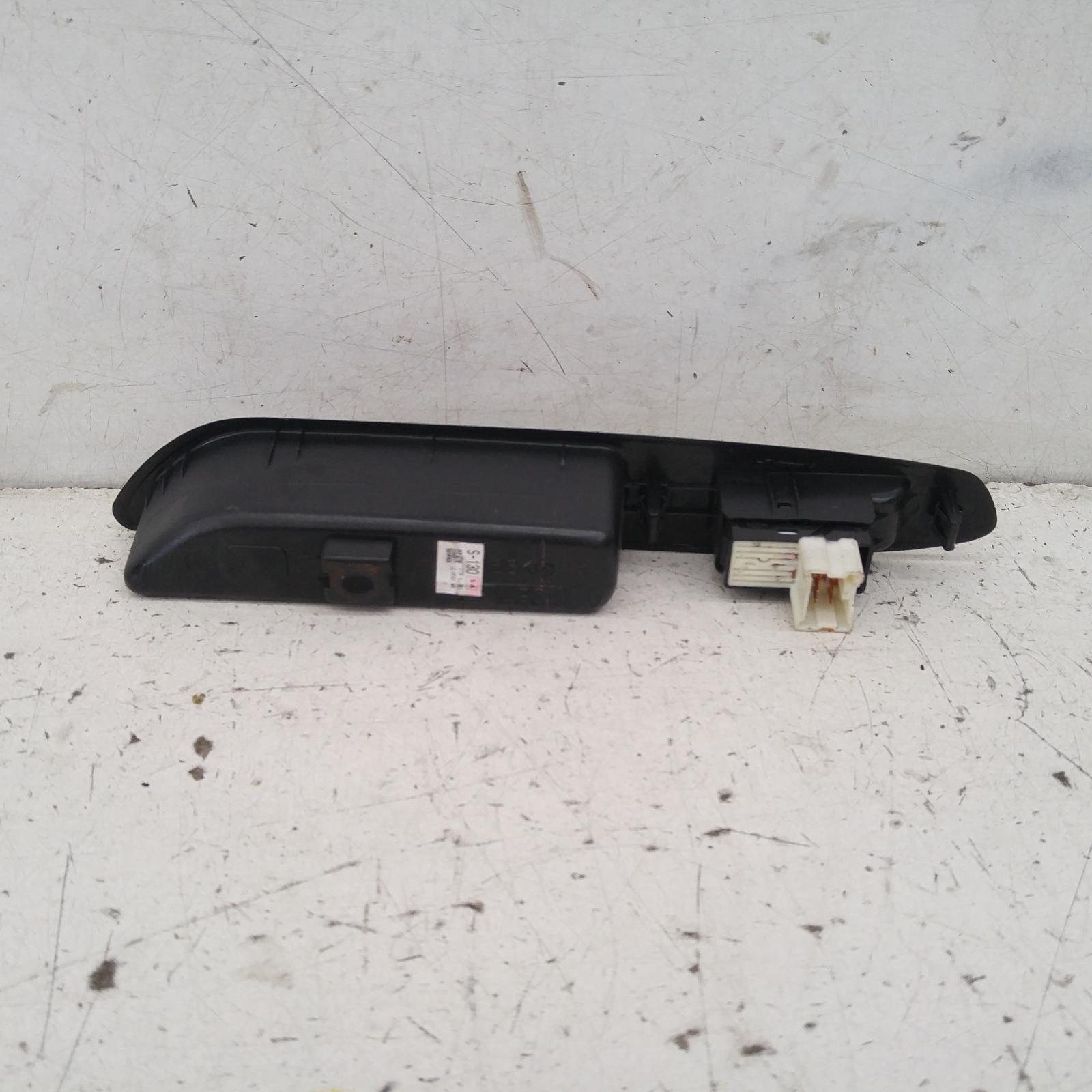 View Auto part Pwr Dr Wind Switch Subaru Forester 2006