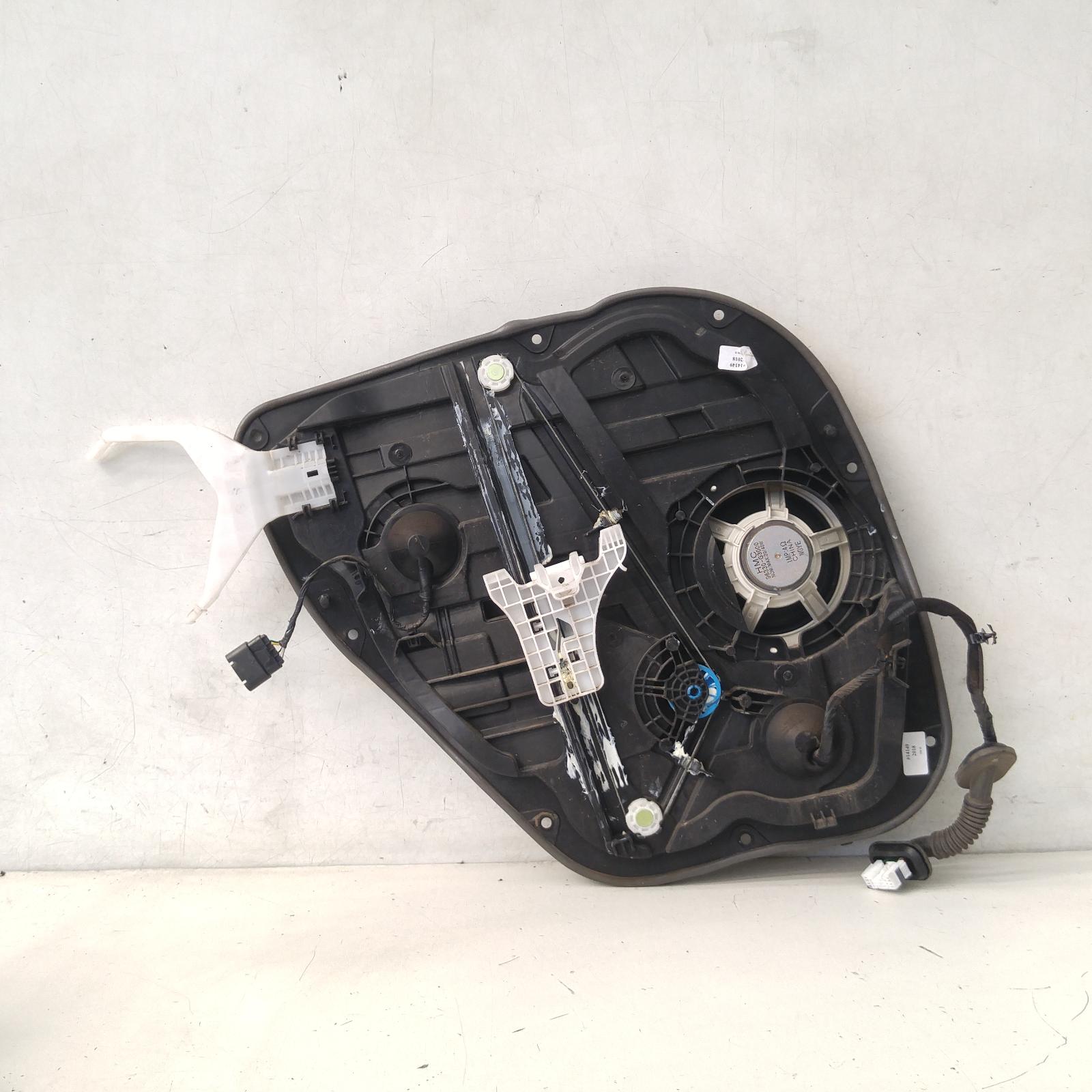2018 Hyundai I30 Right Rear Wnd Reg/Motor View Auto part Right Rear Wnd Reg/Motor Hyundai I30 2018