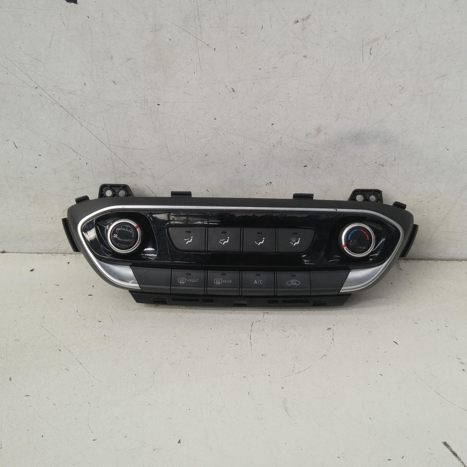 View Auto part Heater/Ac Controls Hyundai I30 2018