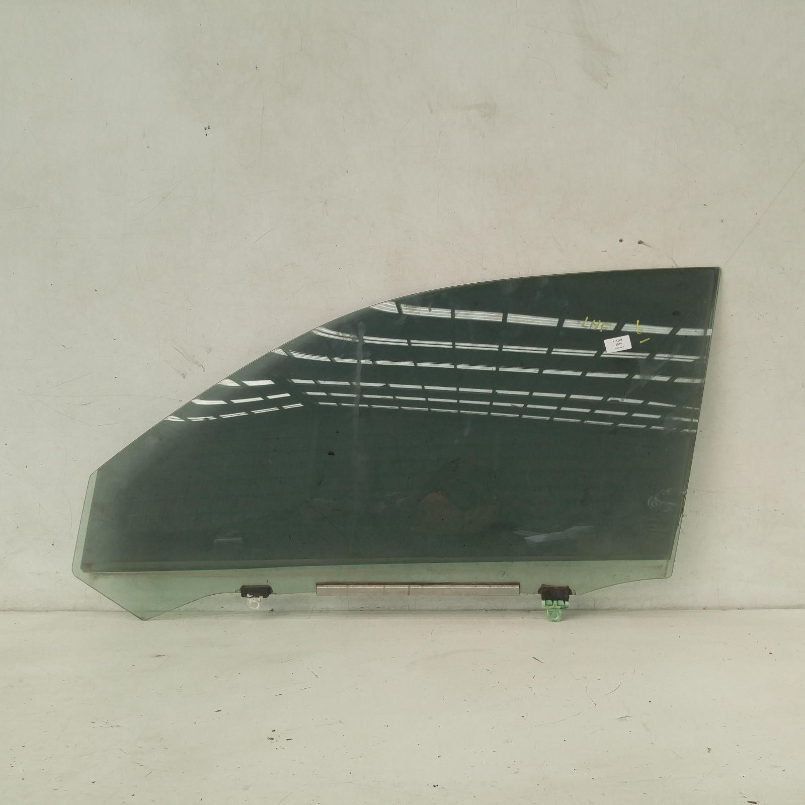 View Auto part Left Front Door Window Toyota Kluger 2009