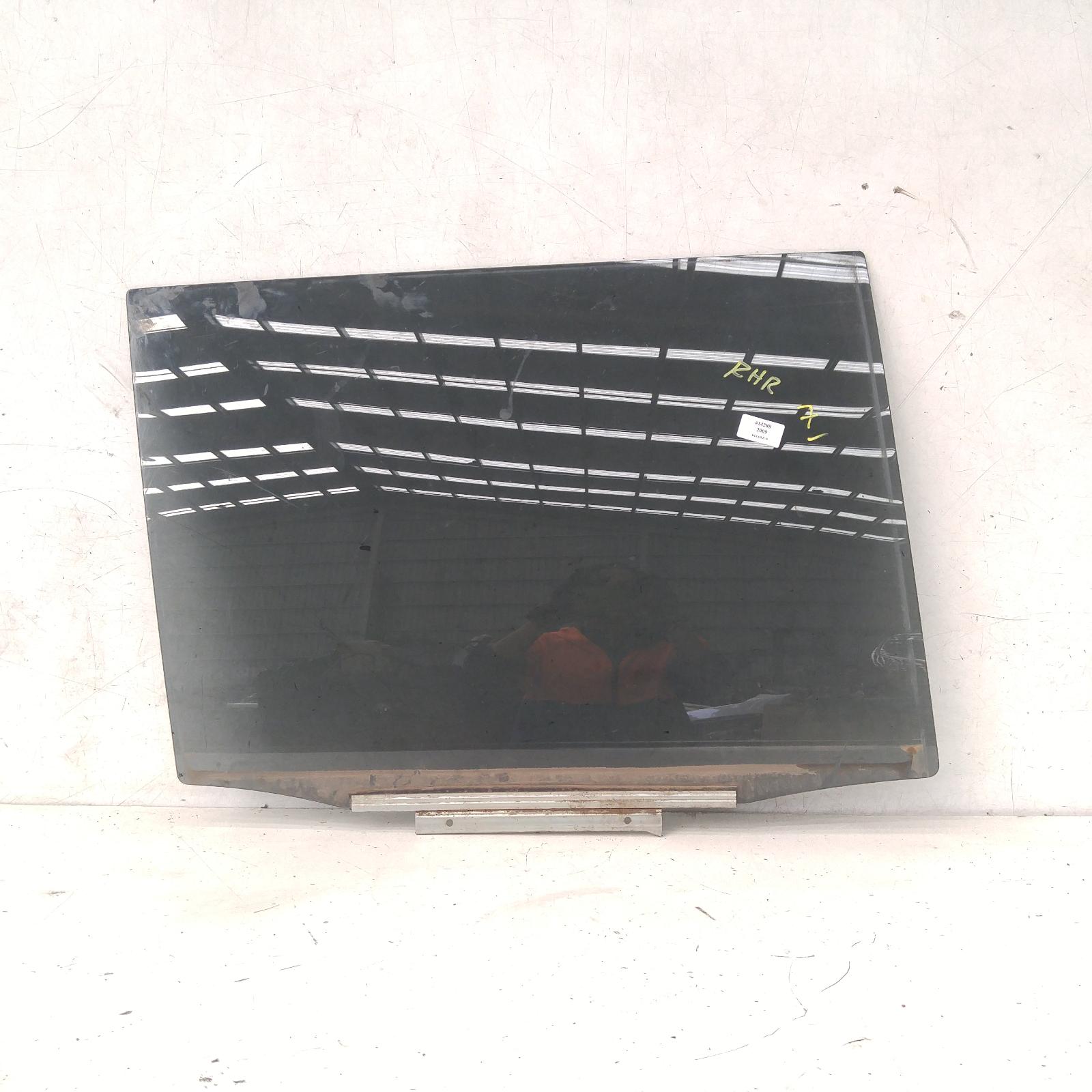 View Auto part Right Rear Door Window Toyota Kluger 2009